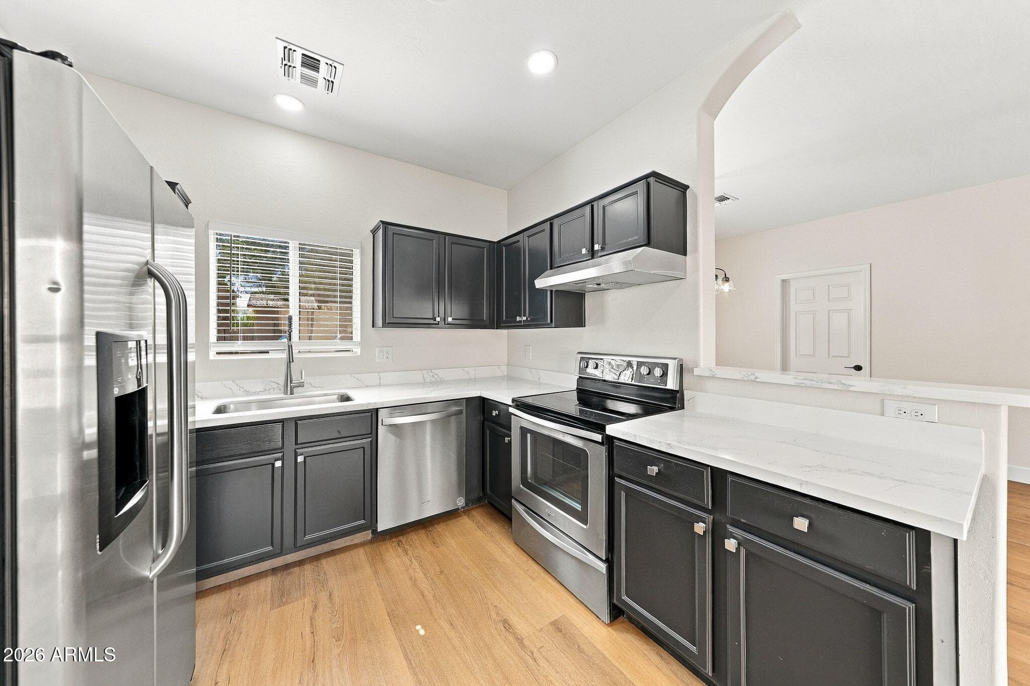 3740 W Oregon Avenue — photo 5
