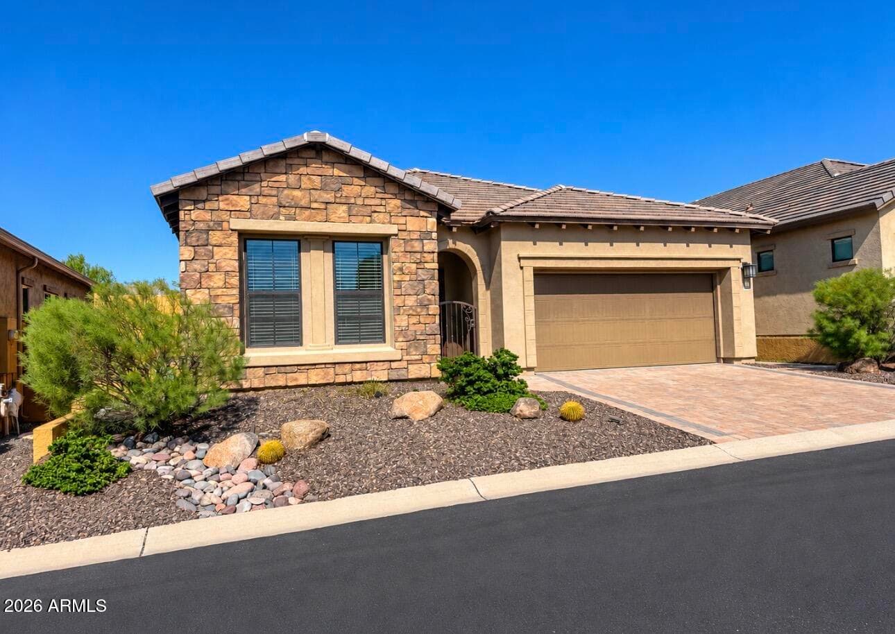 2124 N Dome Rock