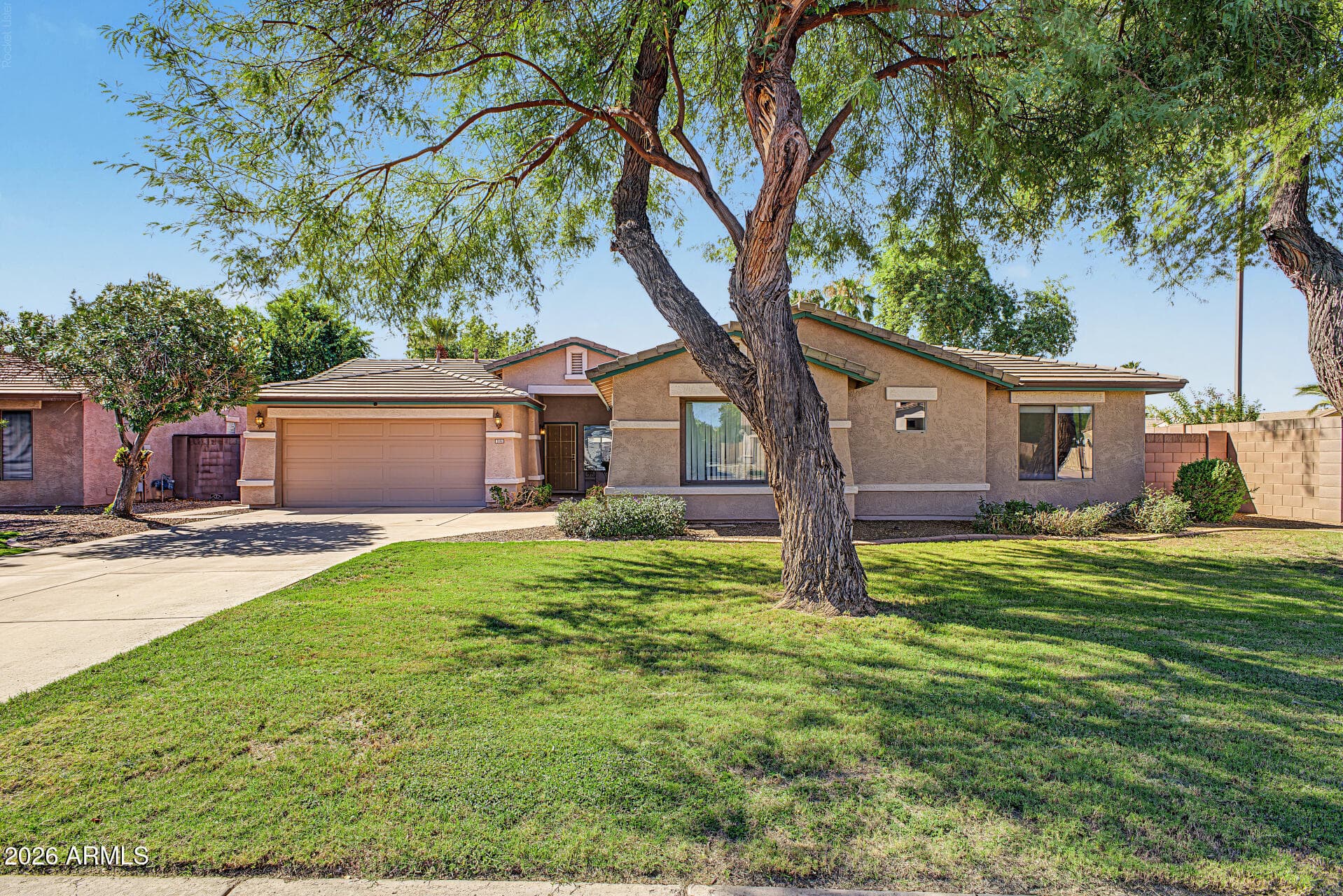 2132 S Penrose Drive — photo 2