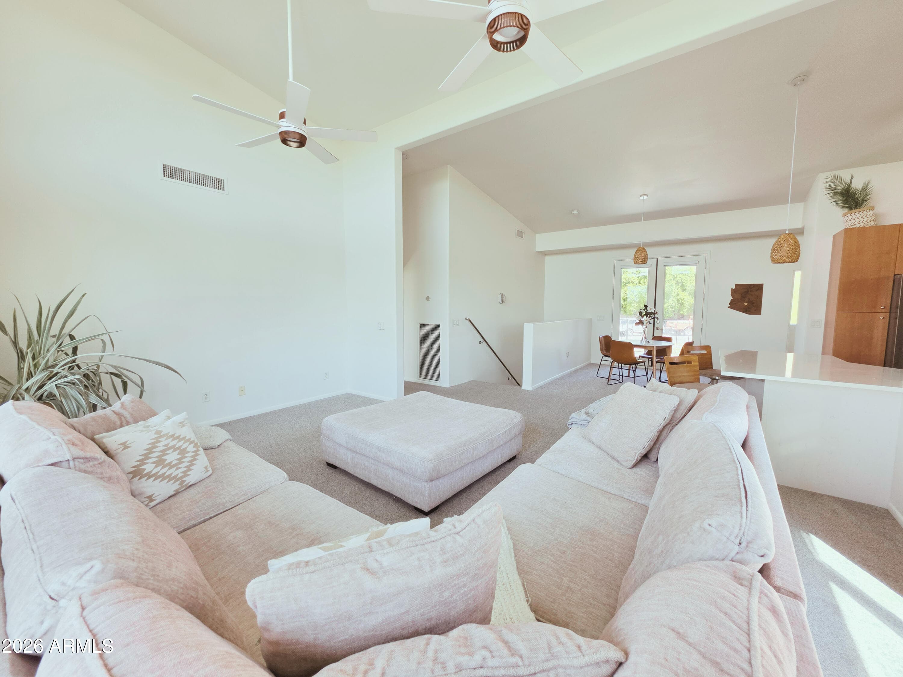 933 W Mercer Lane — photo 5