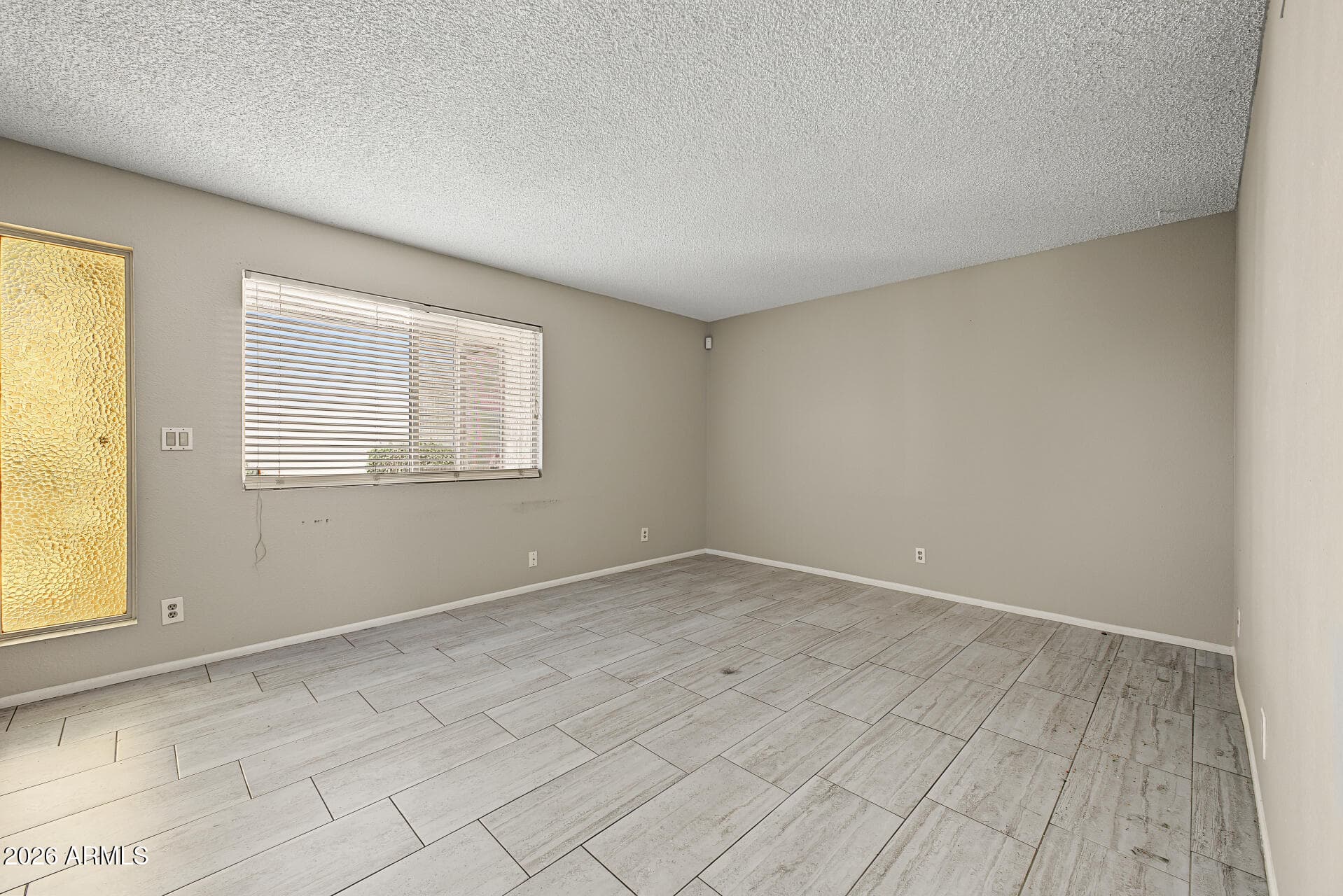 2106 W Pontiac Drive — photo 4