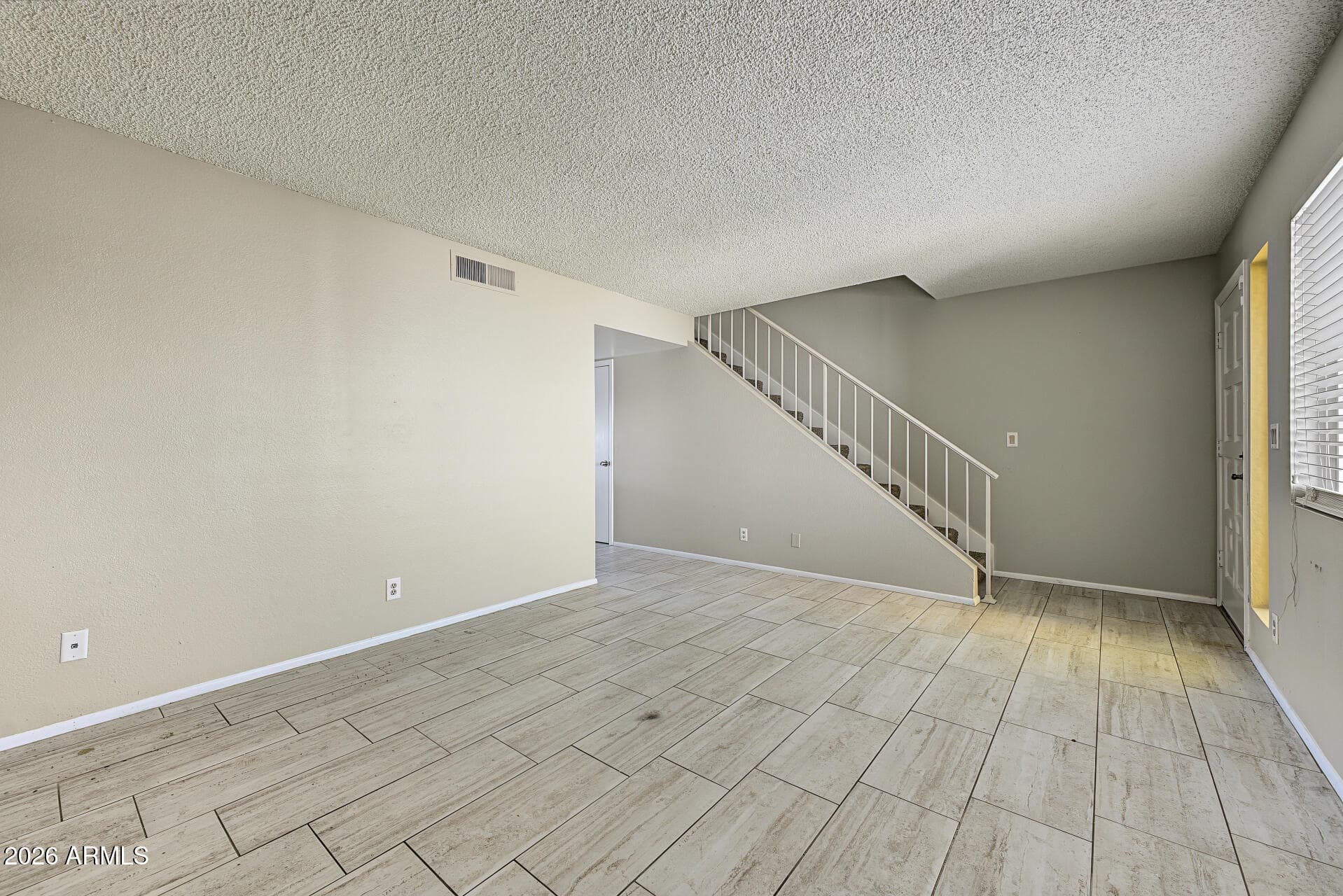 2106 W Pontiac Drive — photo 5