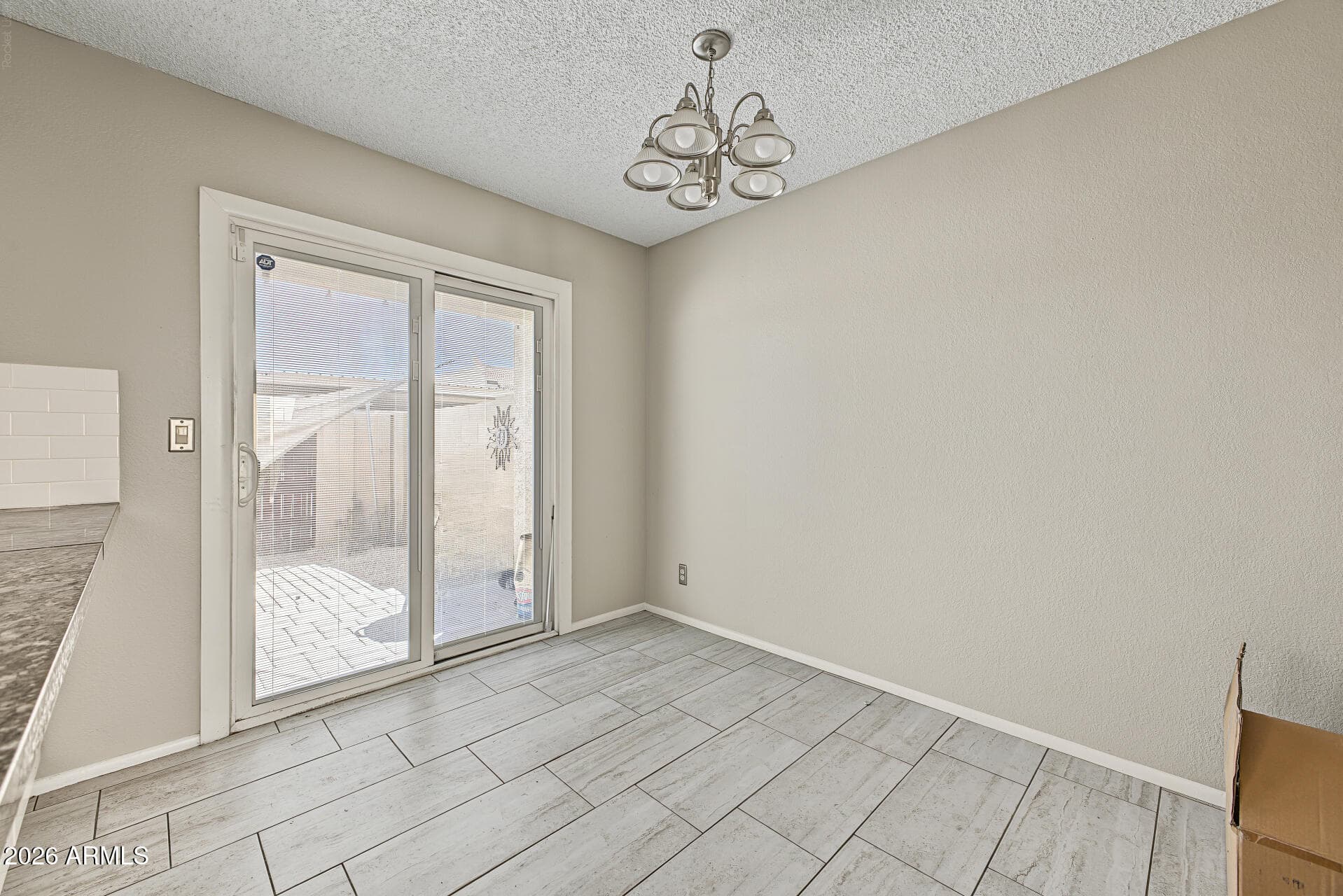 2106 W Pontiac Drive — photo 7