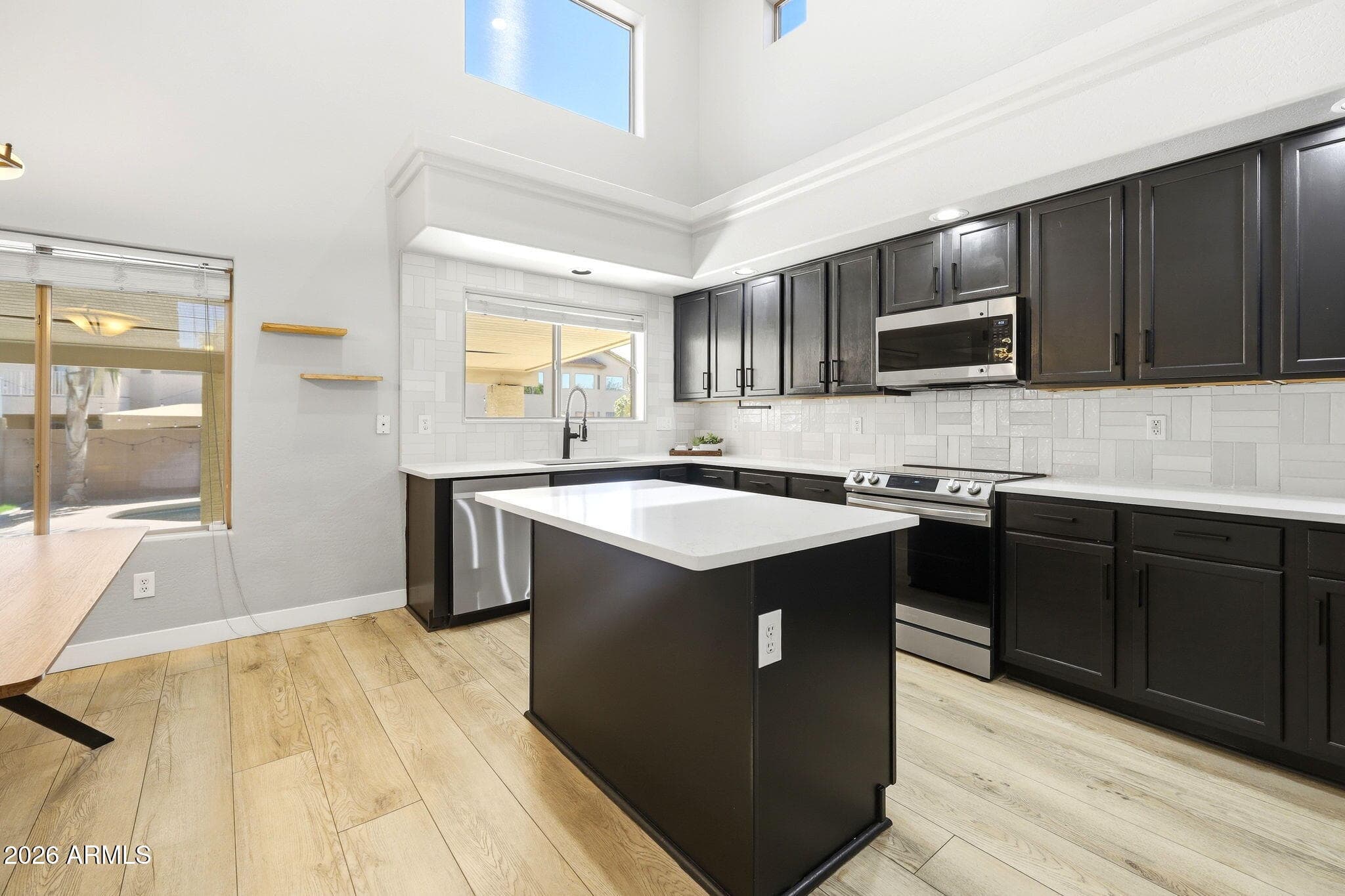 8021 W Hilton Avenue — photo 8