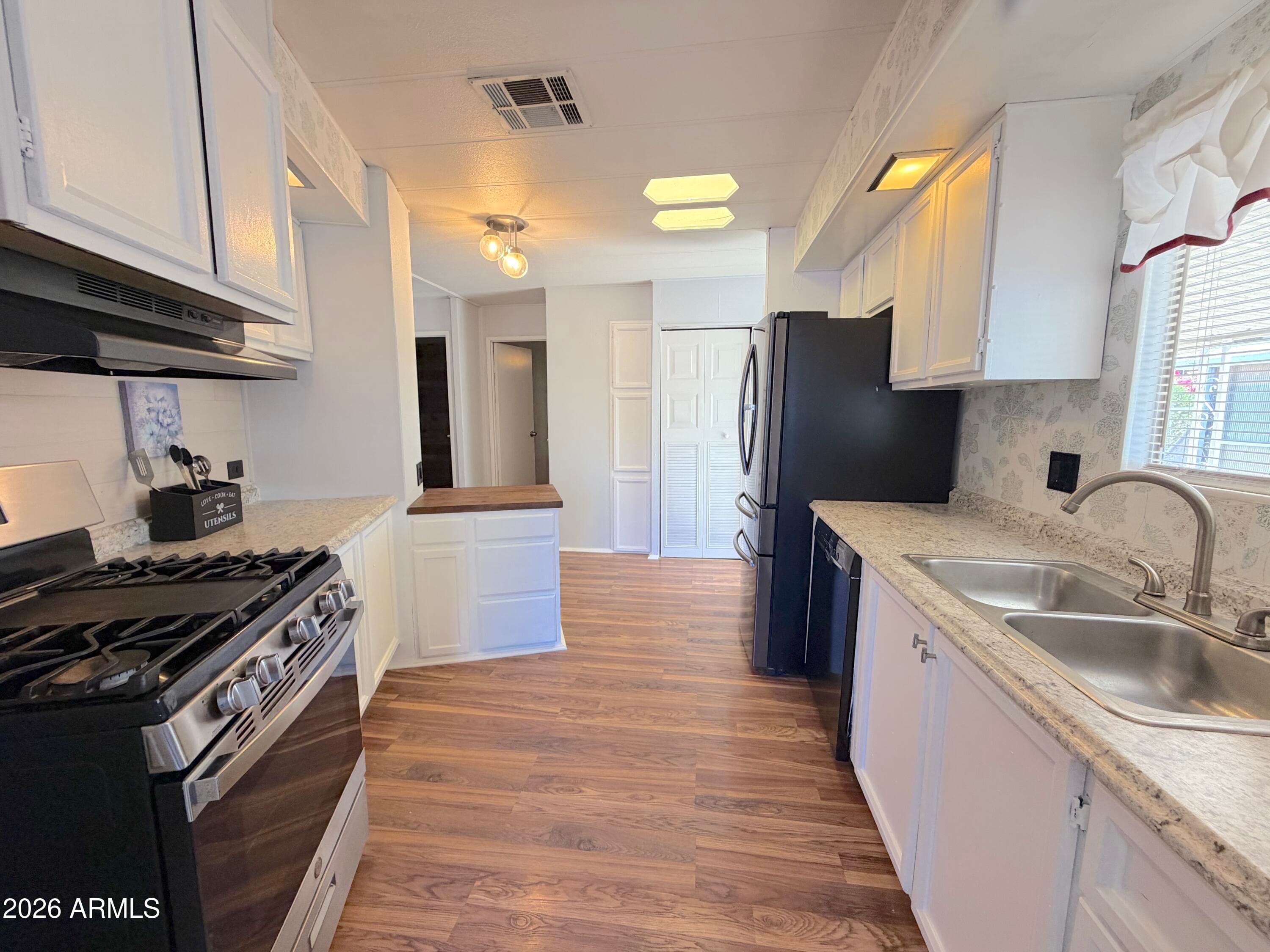 11411 N 91st Avenue 137 — photo 7