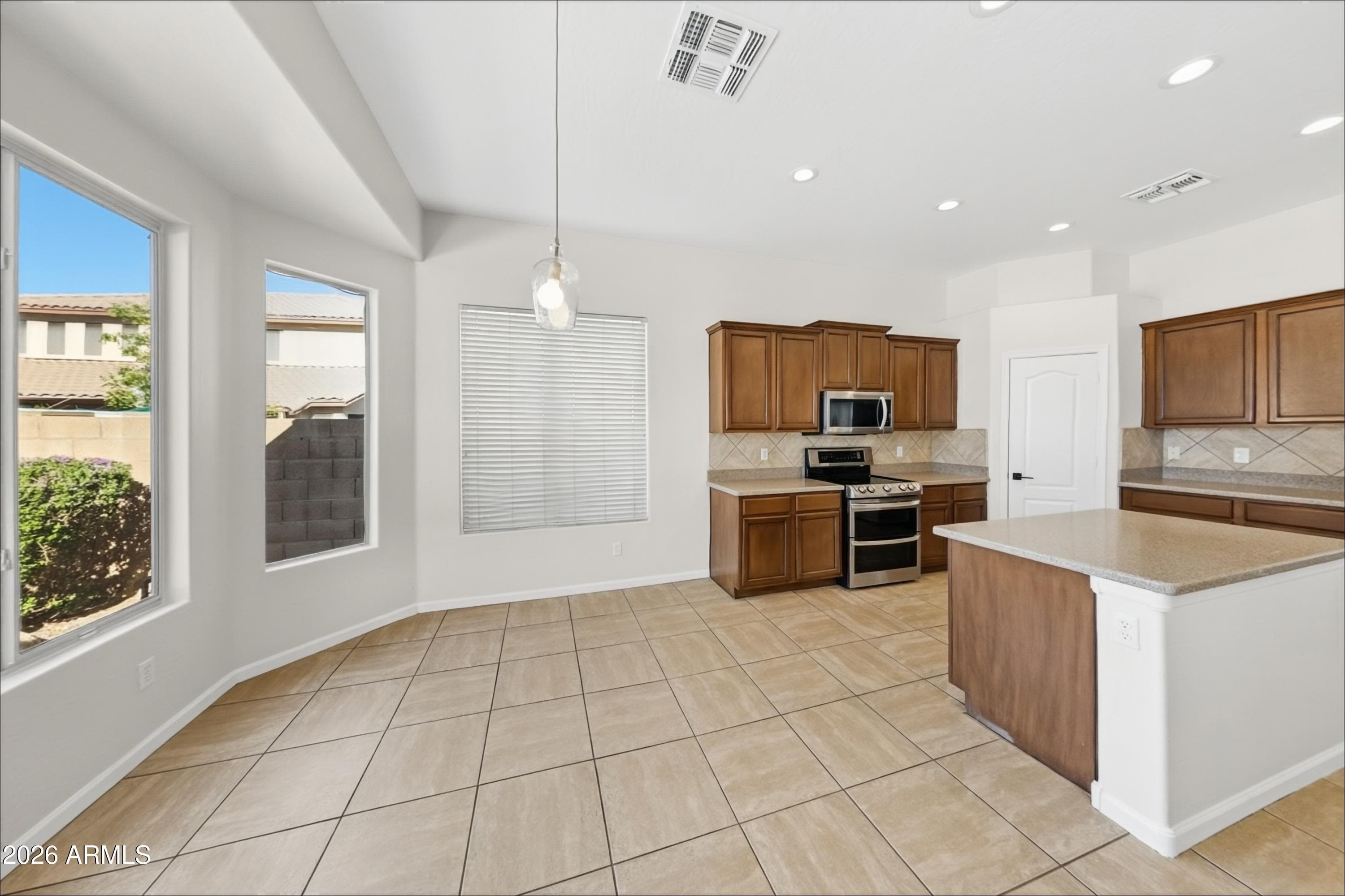 7229 W Avenida Del Rey — photo 4