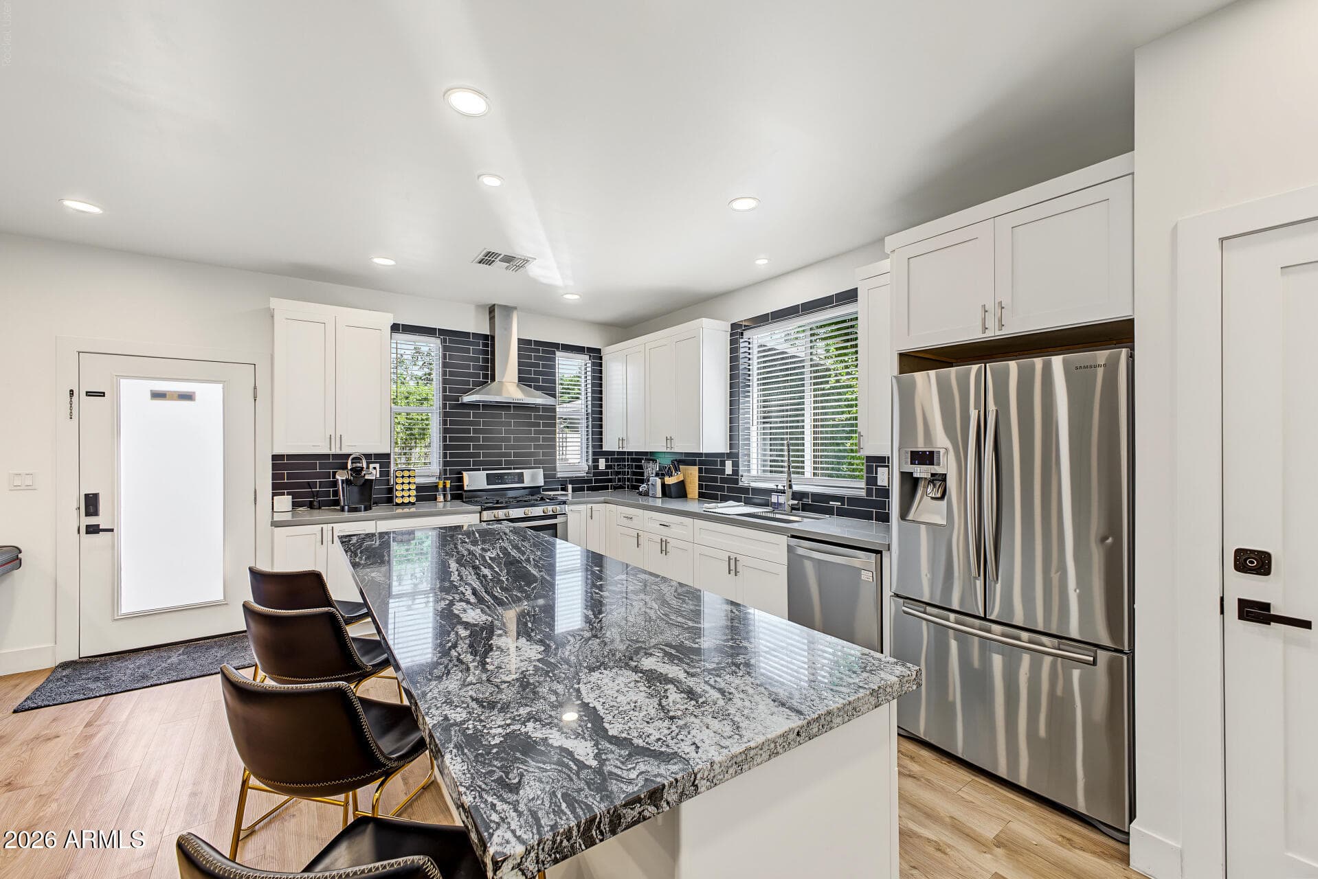 1421 E Hubbell Street — photo 4