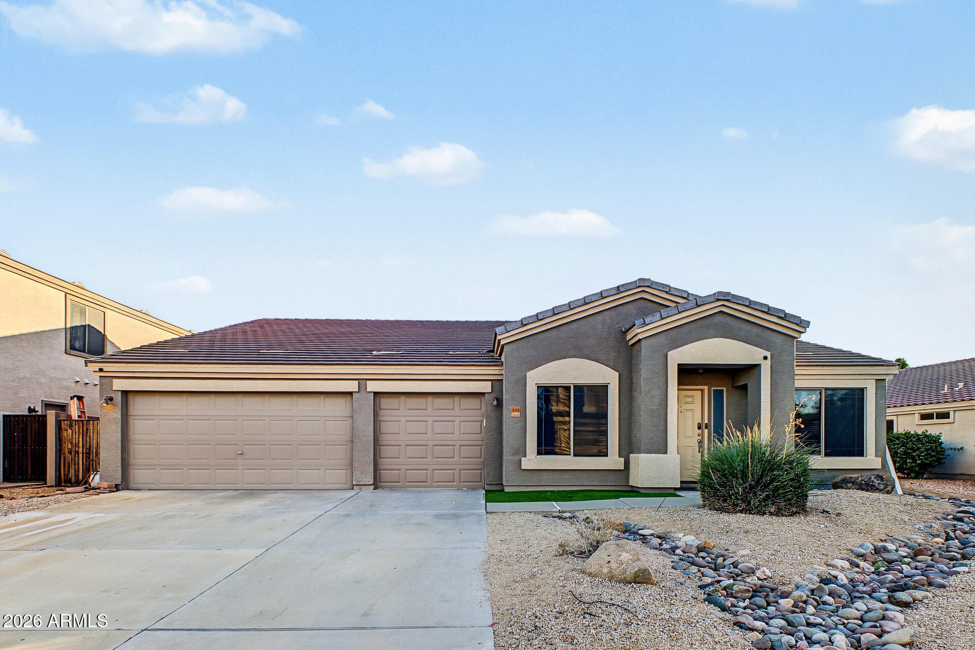 8365 W Berridge Lane — photo 2