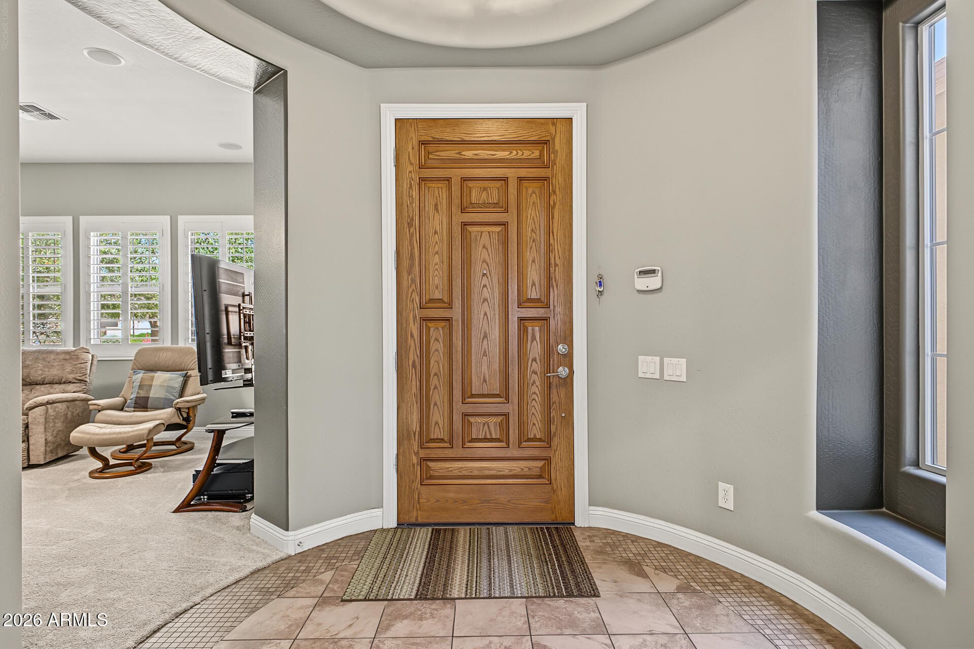 5637 W Straight Arrow Lane — photo 3