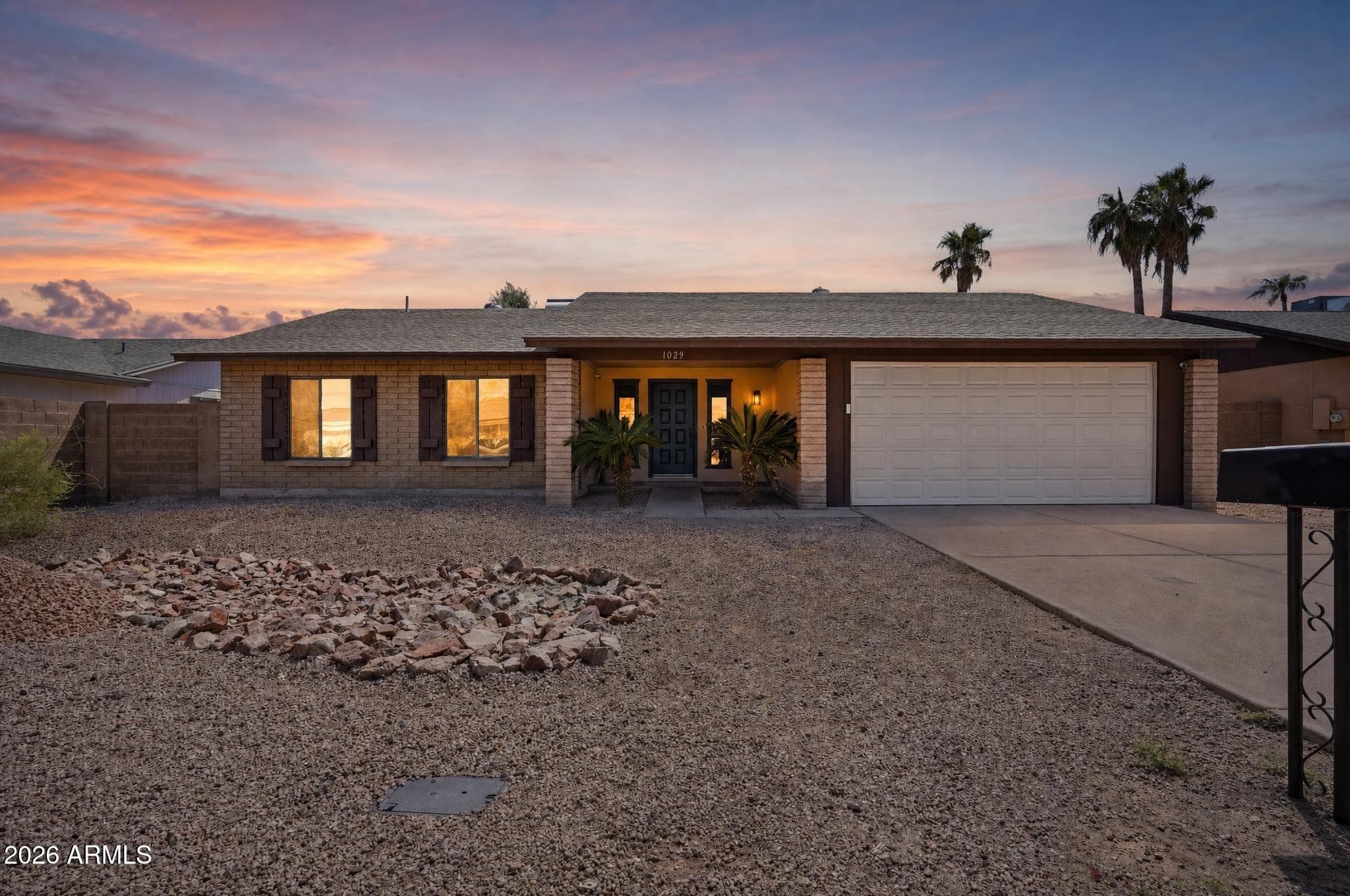 1029 W Carter Drive — photo 3
