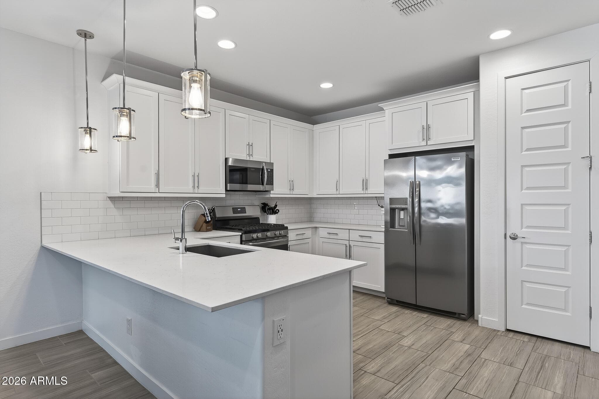 8918 W Rancho Drive — photo 7