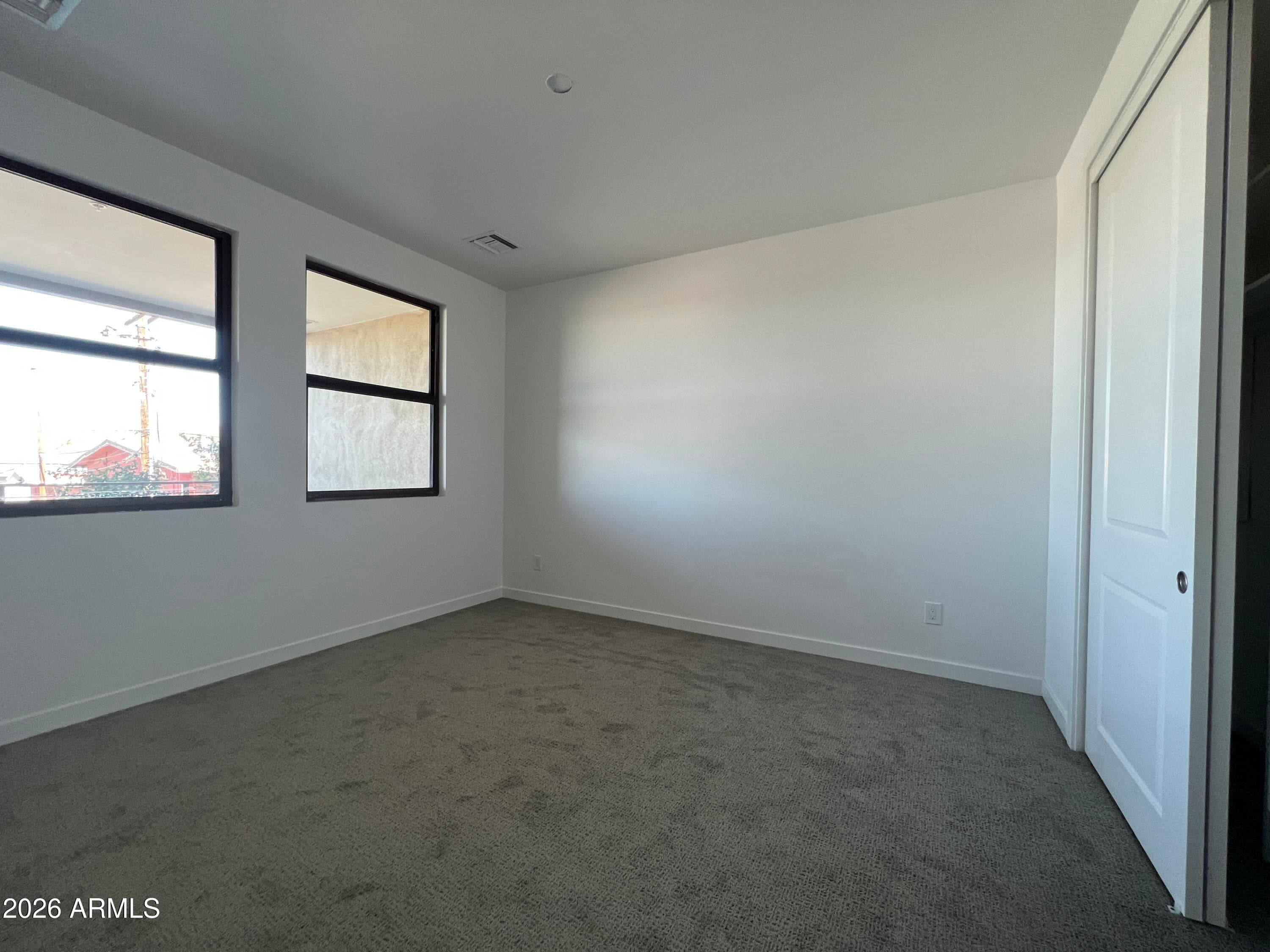 509 E Mountain View Road — photo 8