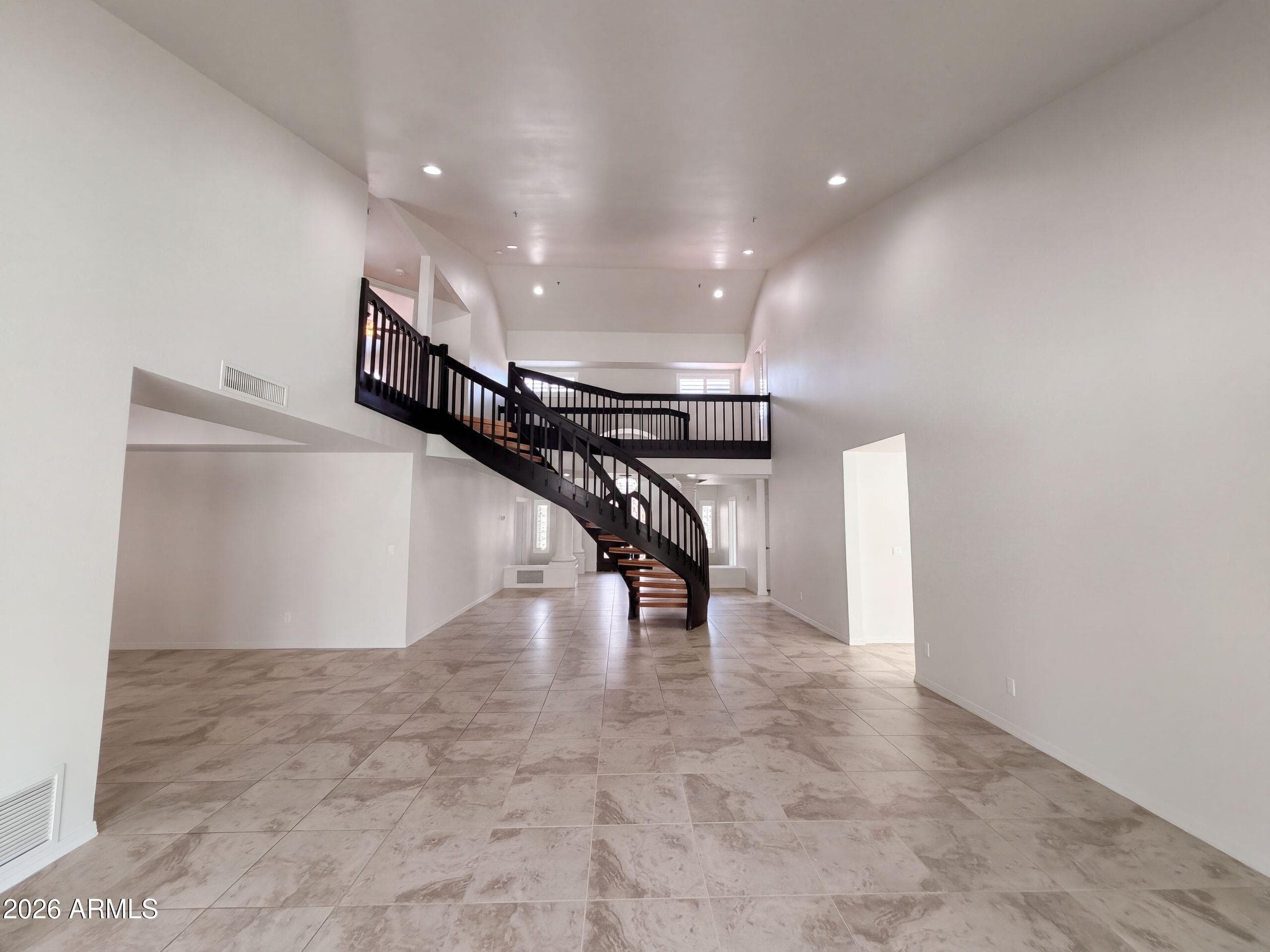 10240 E Cochise Drive — photo 3