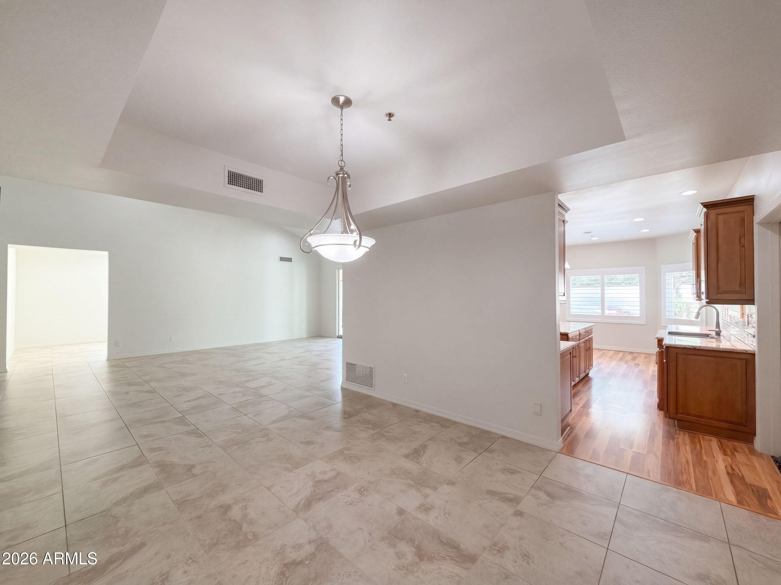 10240 E Cochise Drive — photo 8