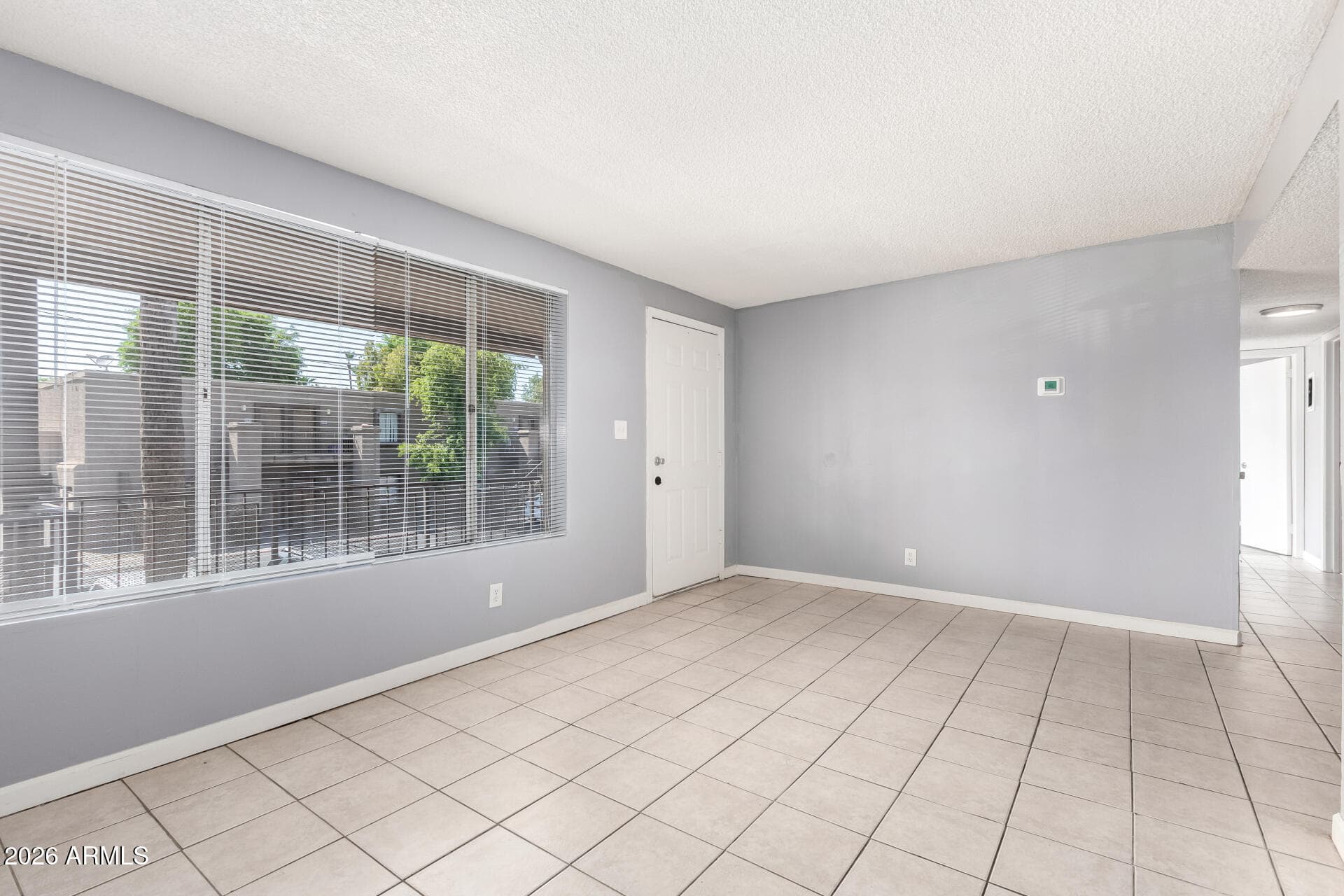 2413 W Hazelwood Street 282 — photo 8