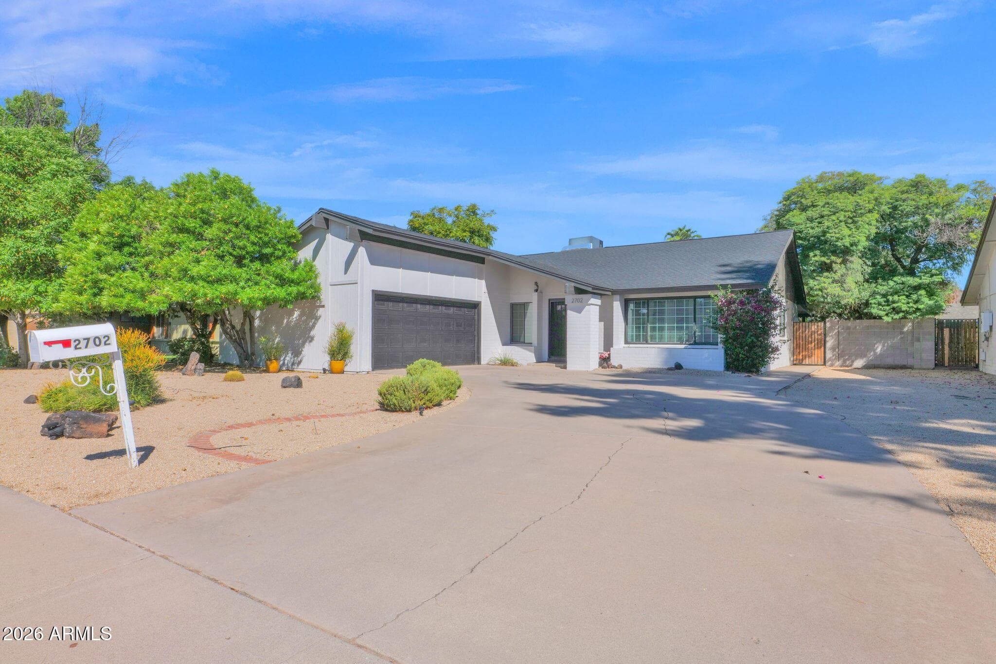 2702 E Corrine Drive — photo 2