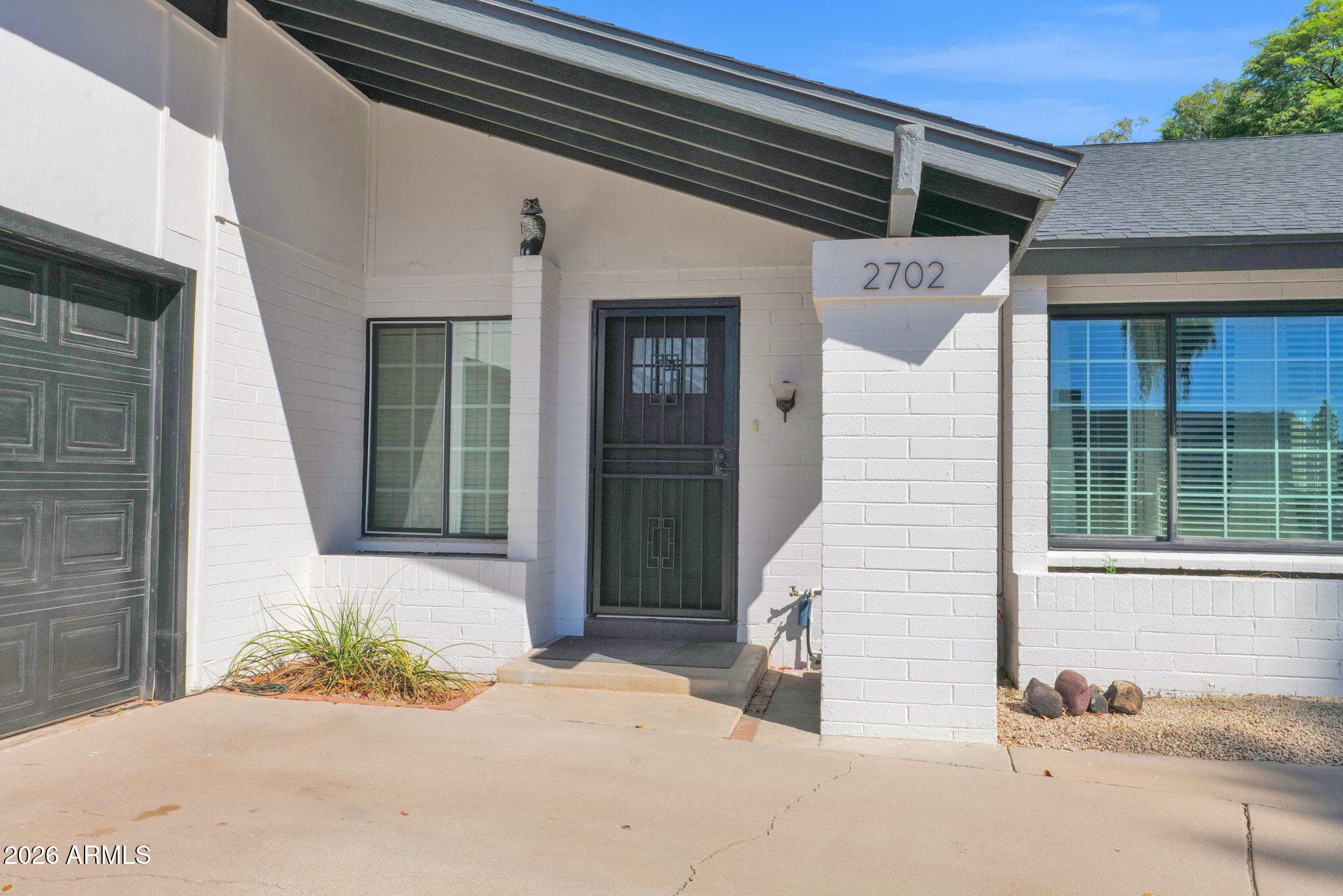 2702 E Corrine Drive — photo 3