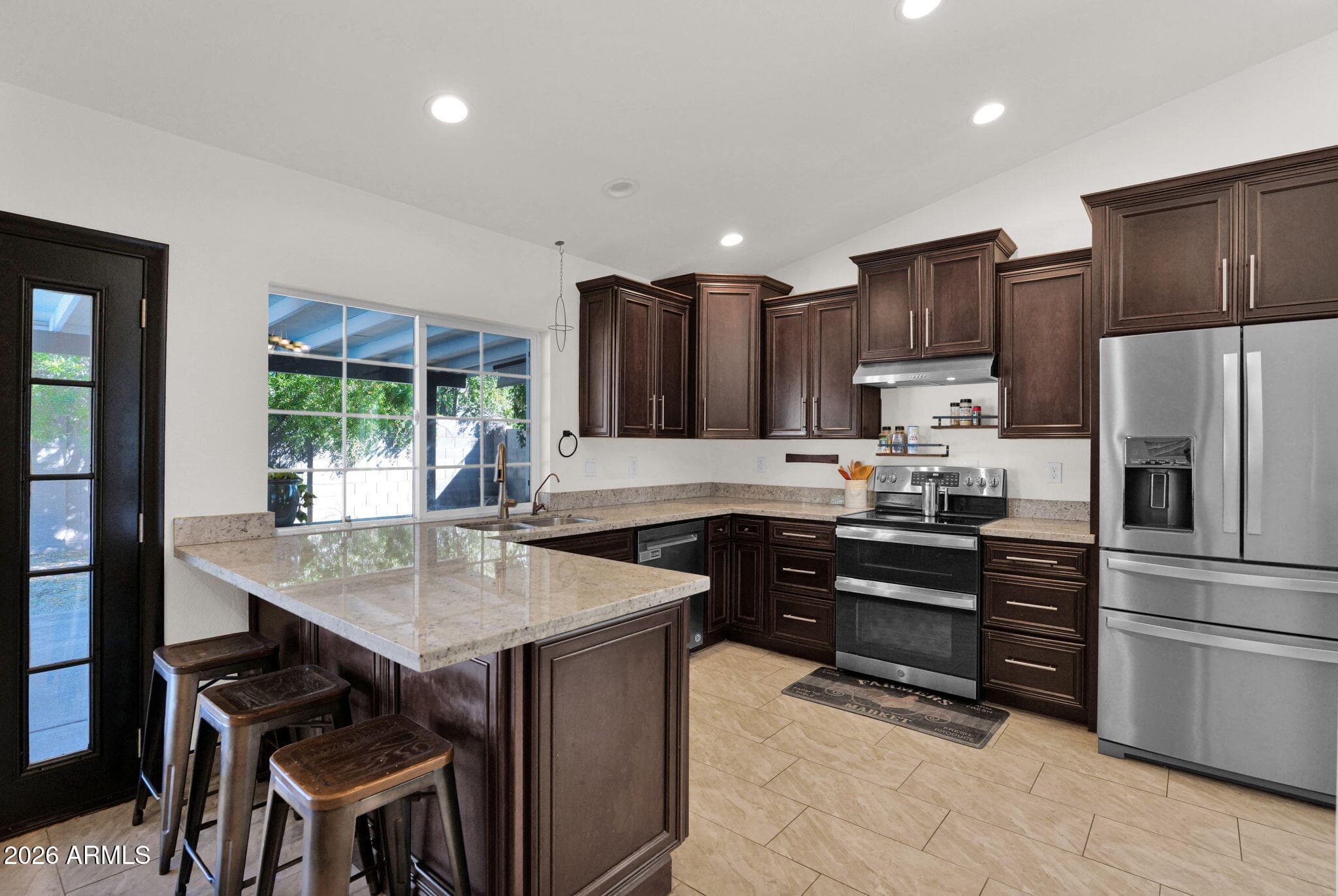 2702 E Corrine Drive — photo 8