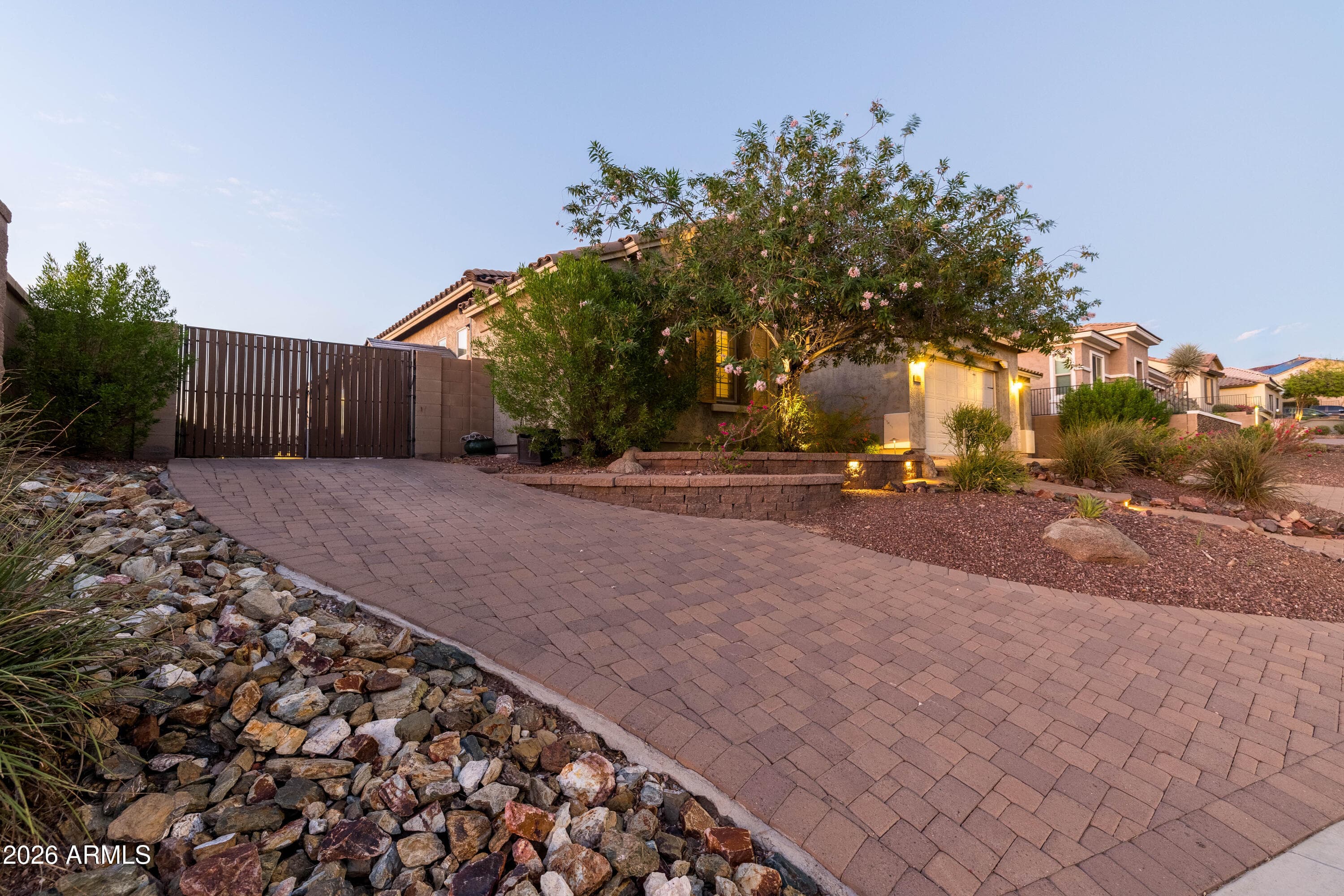 10058 W White Feather Lane — photo 5