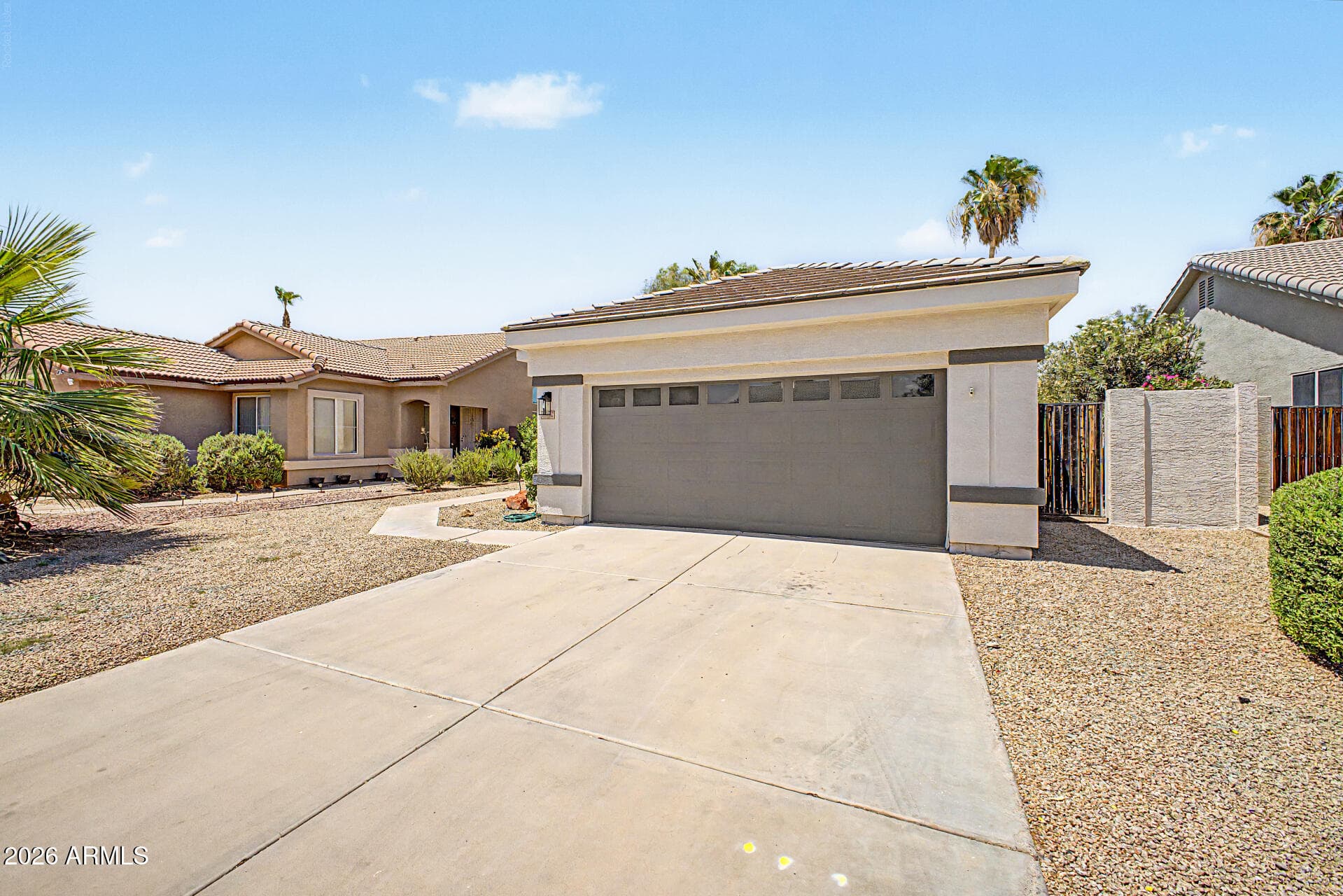 1332 W Thompson Way — photo 2