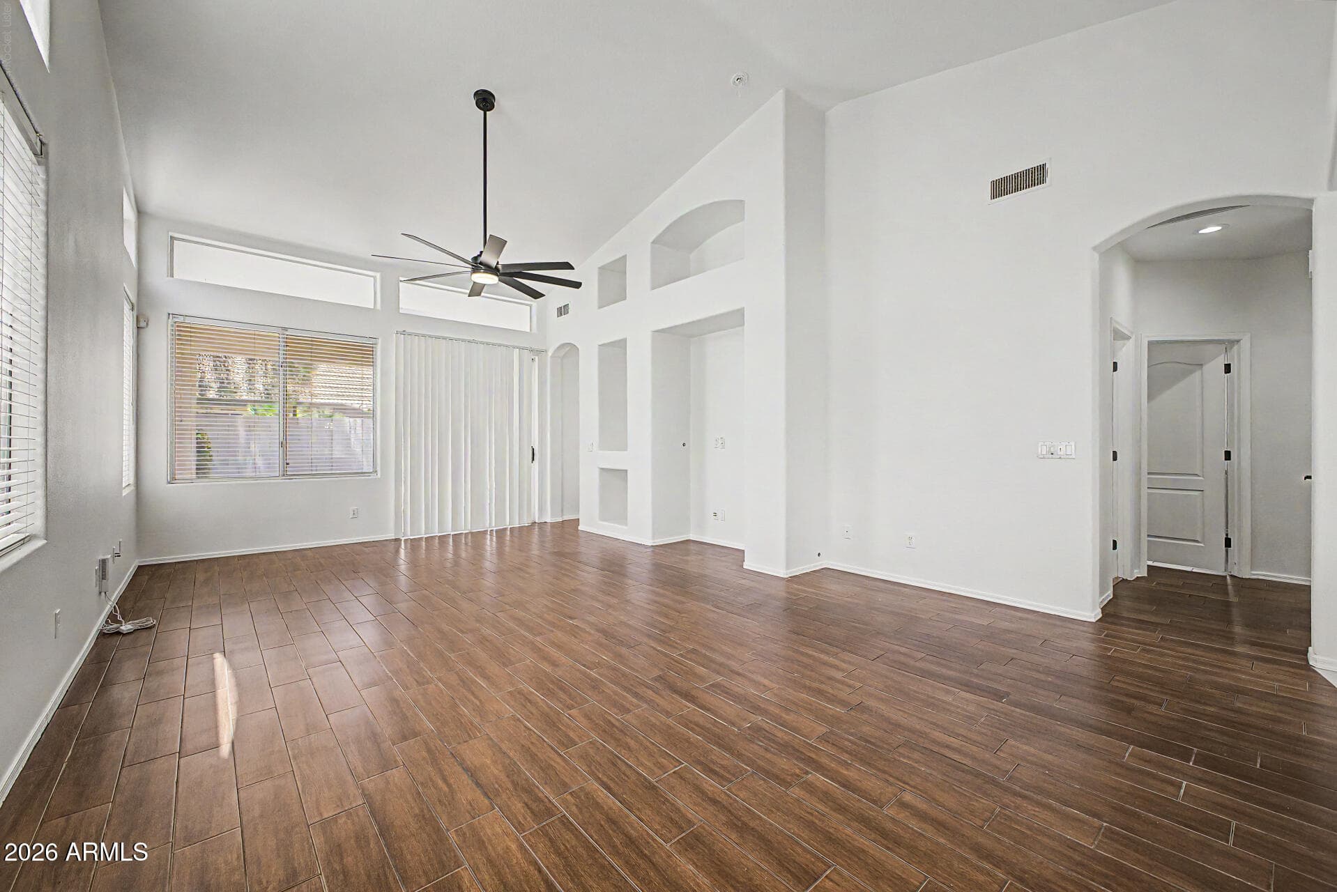 1332 W Thompson Way — photo 7