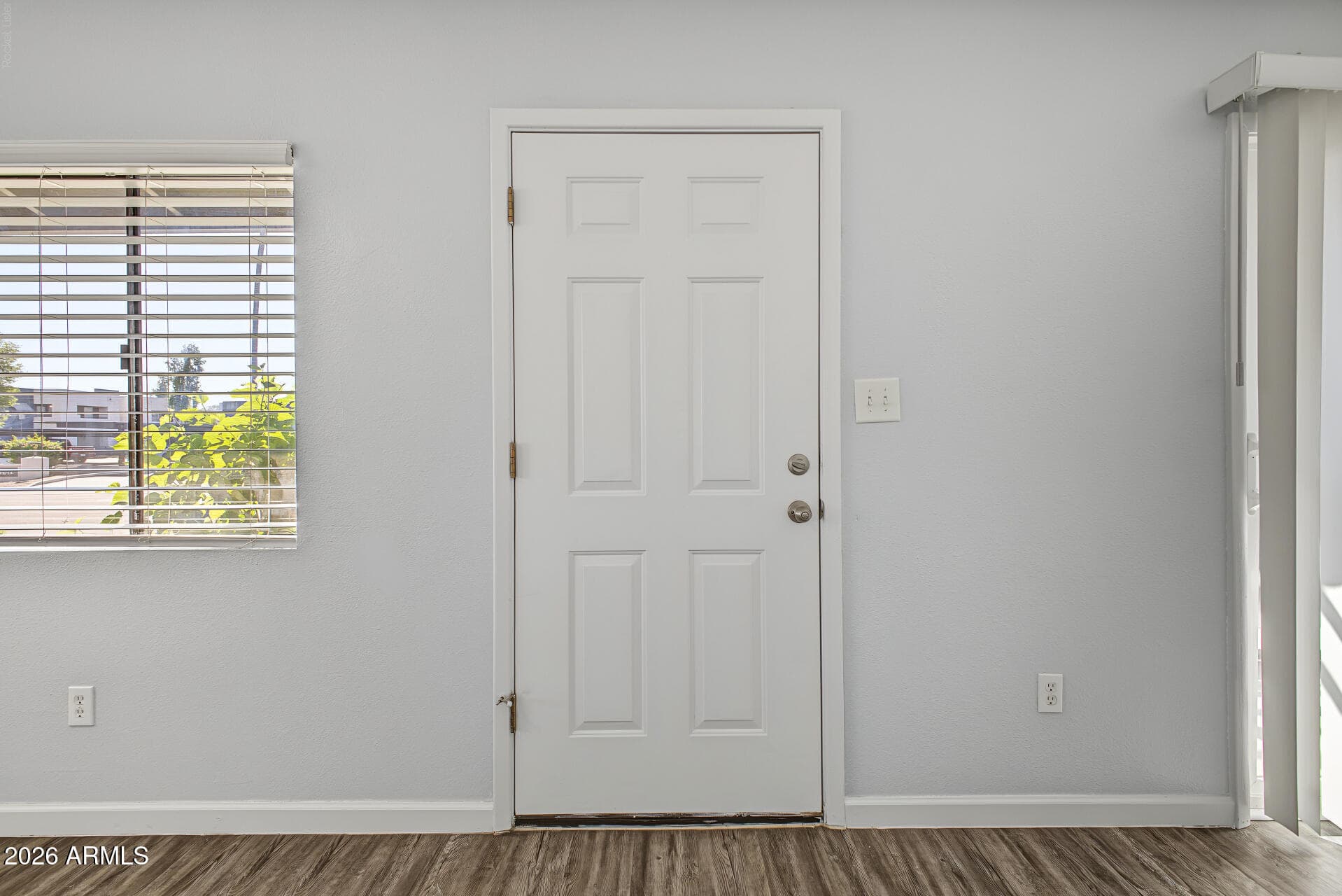 286 W Palomino Drive 13 — photo 5