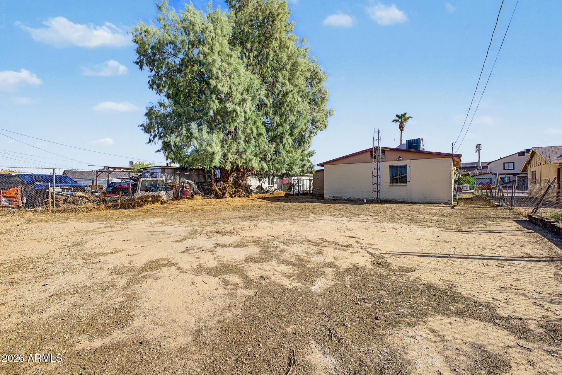 1138 W Apache Street — photo 5