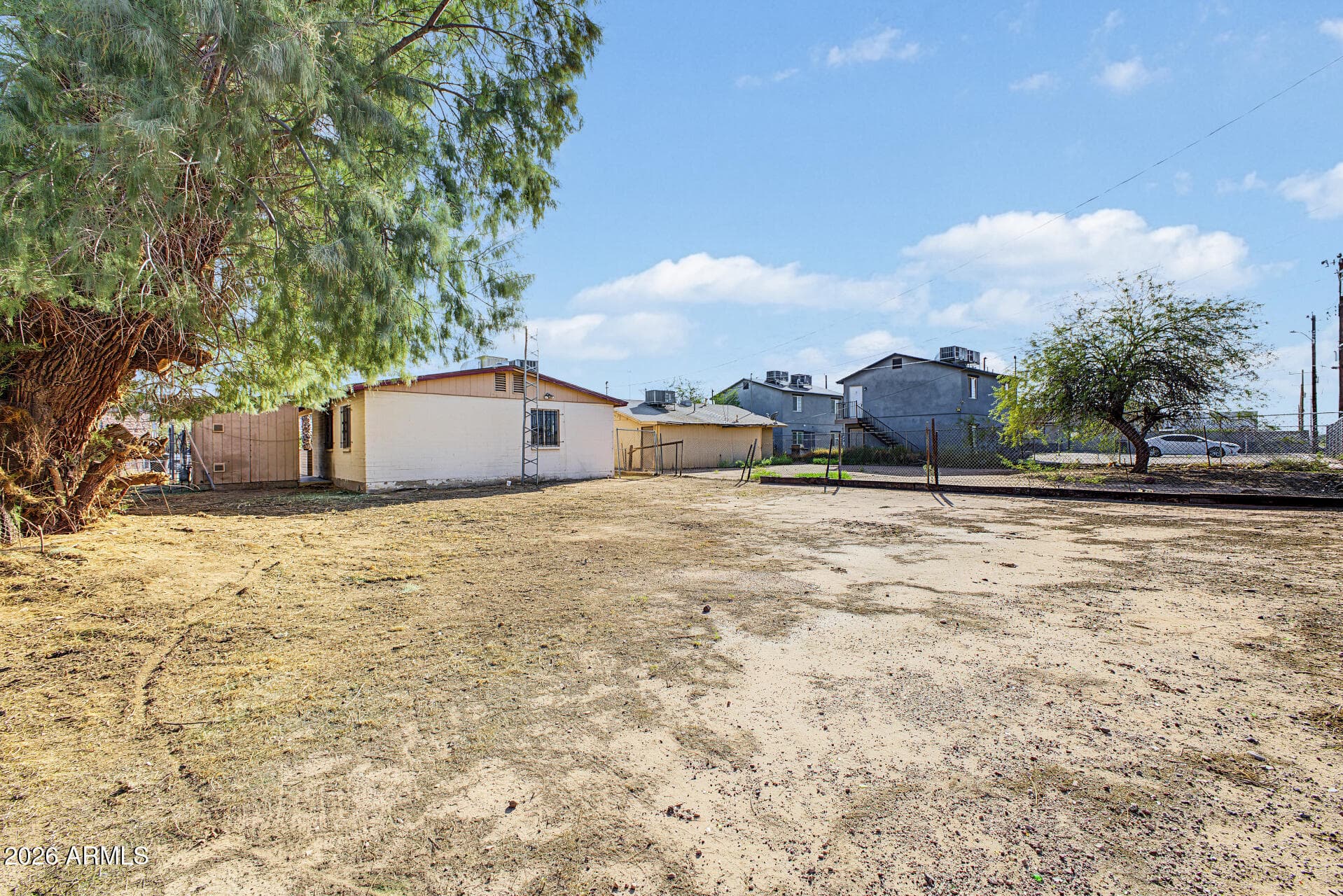 1138 W Apache Street — photo 6