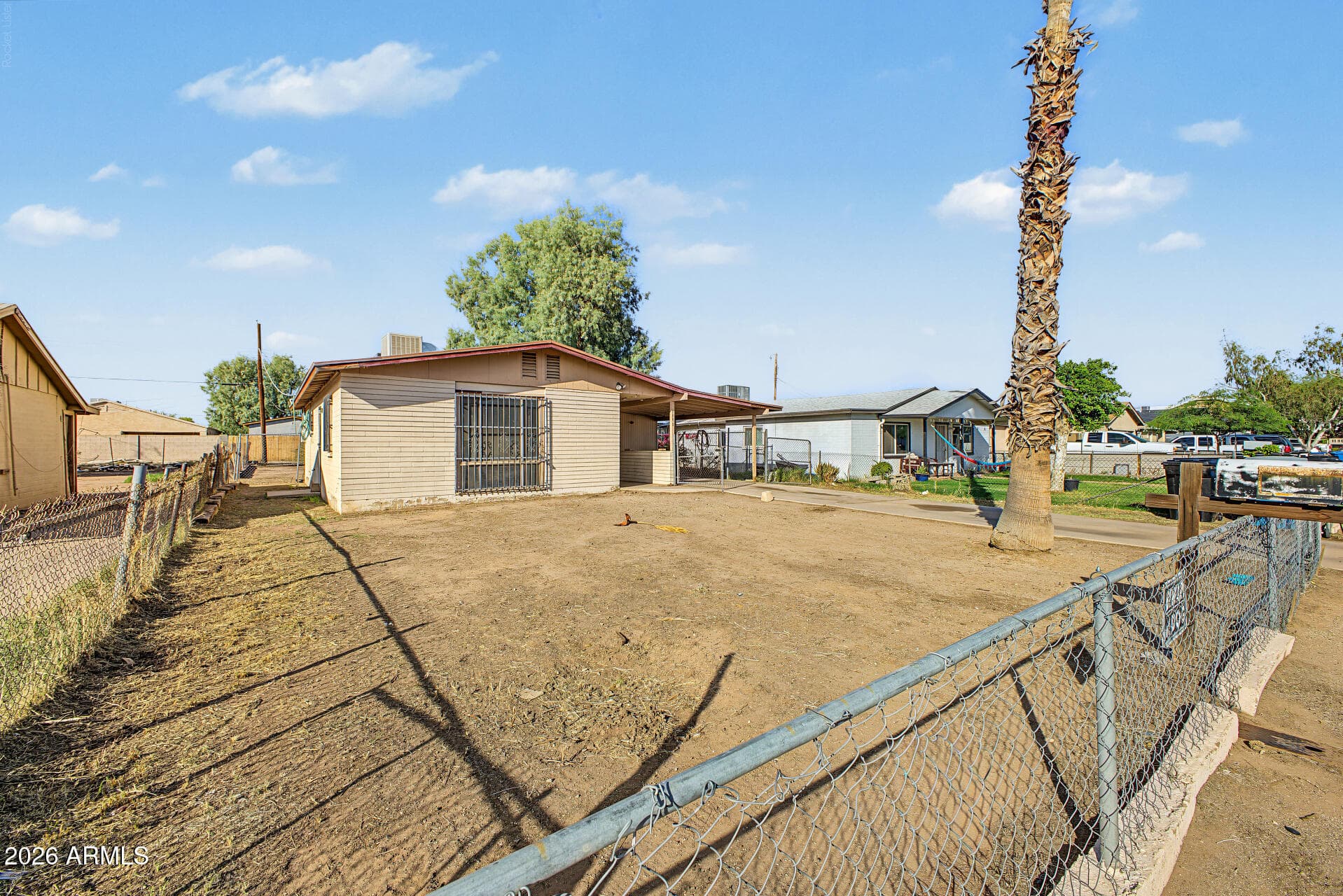 1138 W Apache Street — photo 4