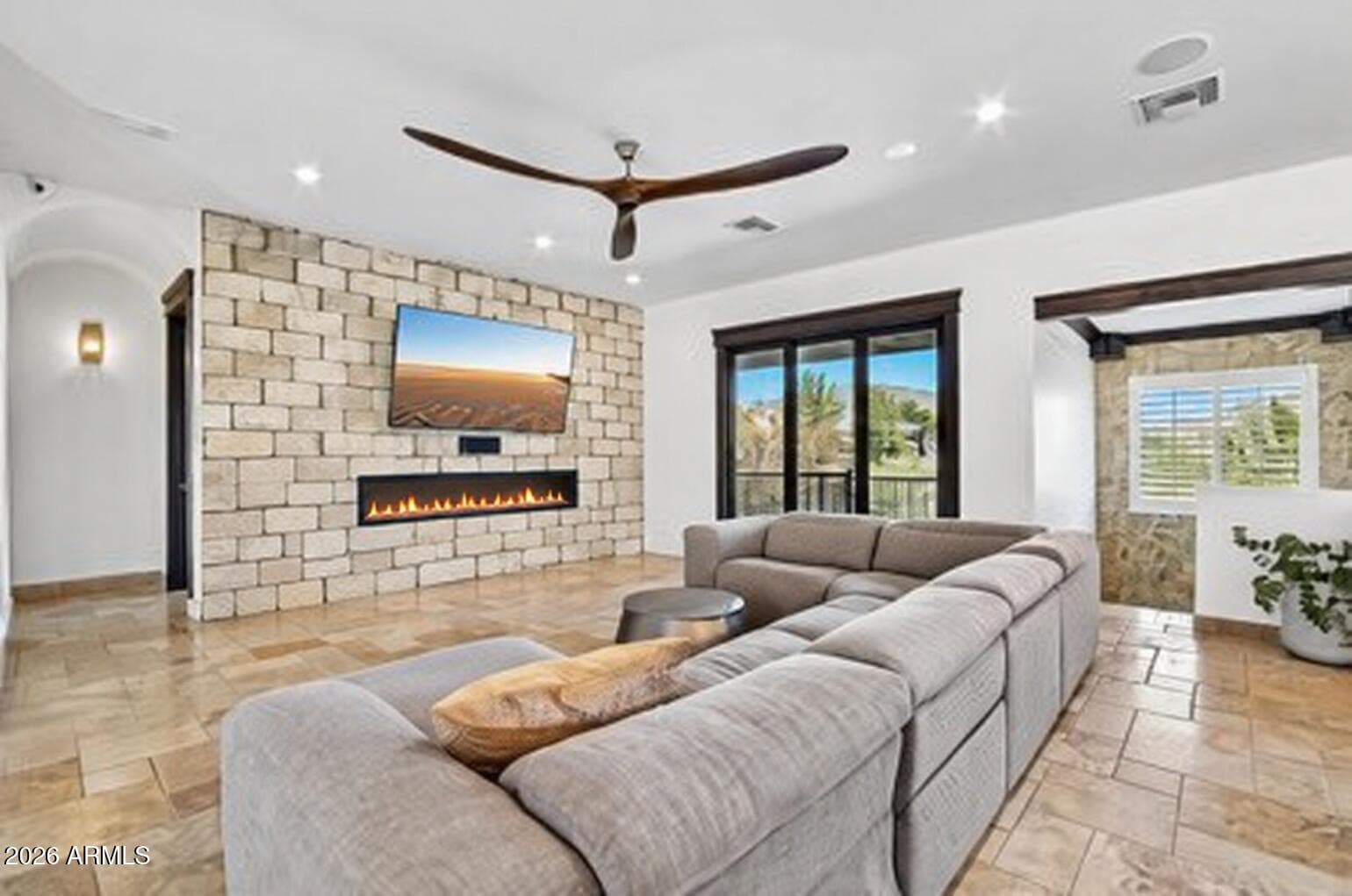 6132 W Alameda Road — photo 4