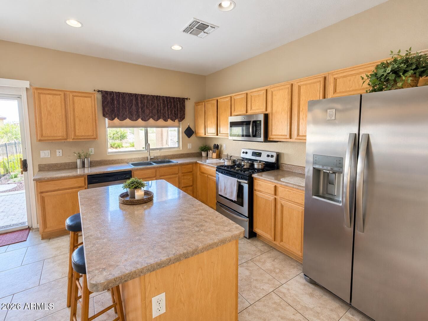 8118 W Harmony Lane — photo 6