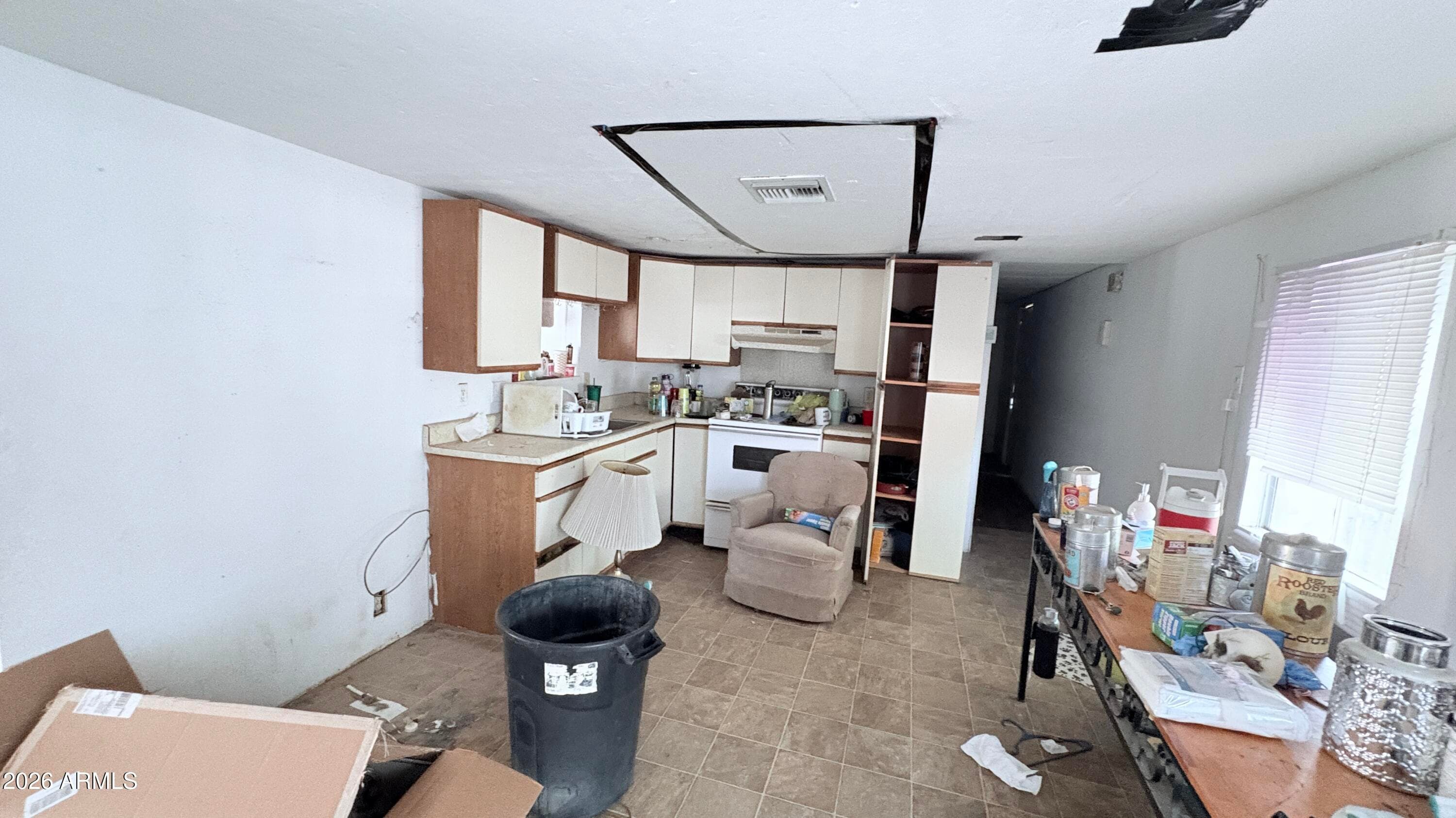 1435 N Cameron Avenue — photo 6