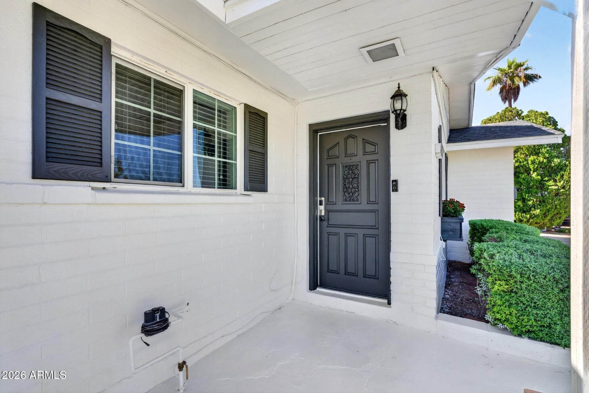 425 E Hermosa Drive — photo 3