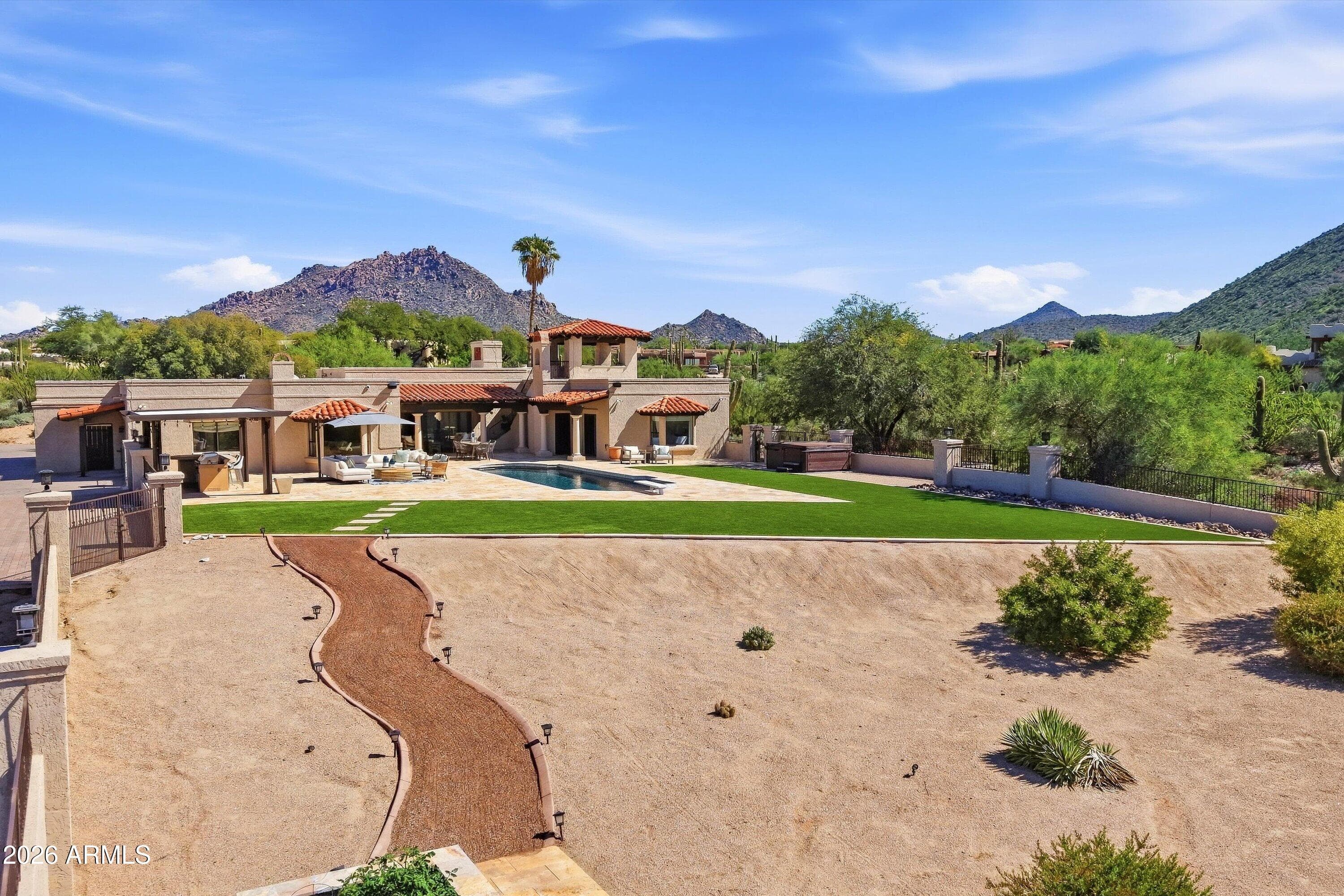 9735 E Vereda Solana Drive — photo 4