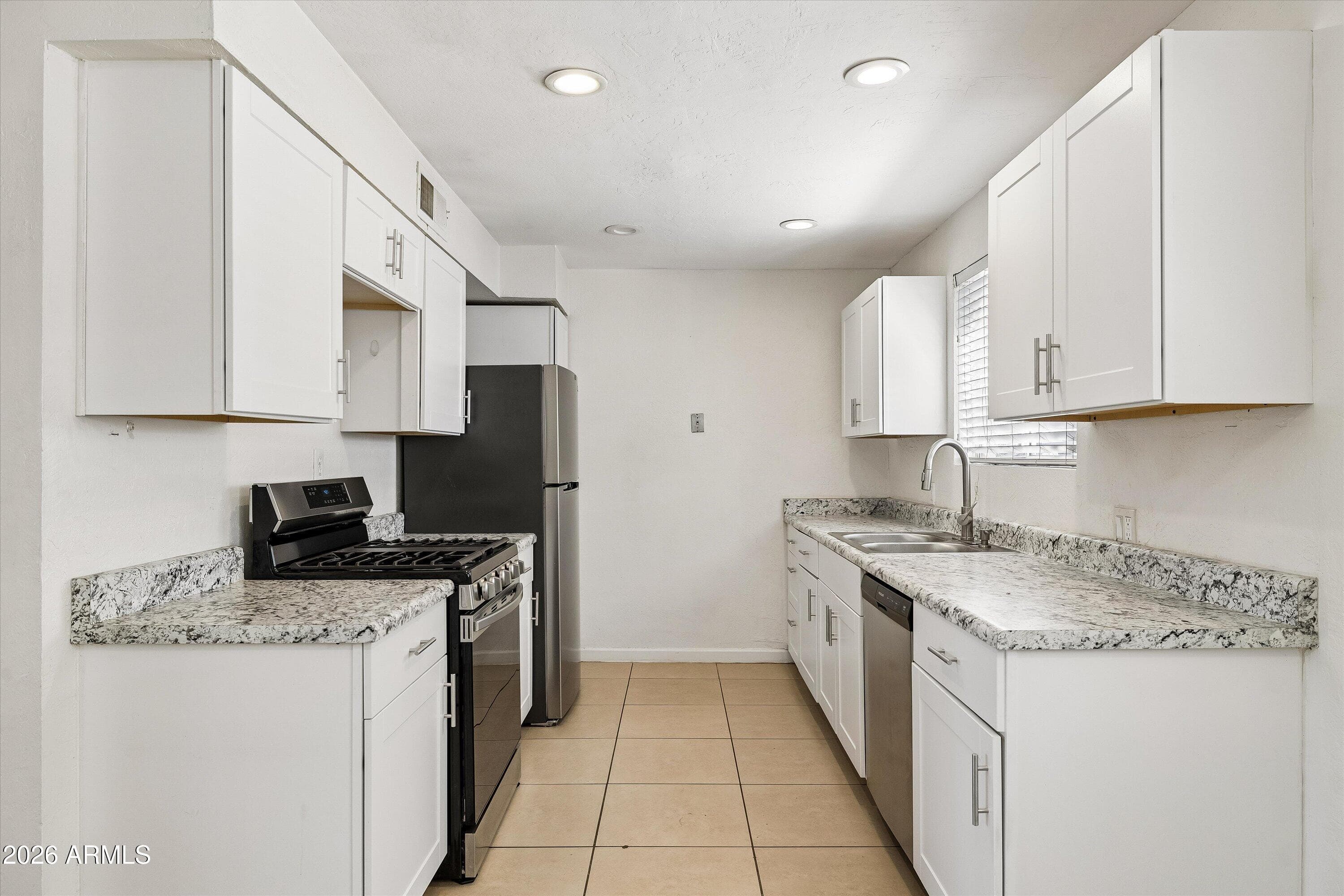 1111 E Turney Avenue 5 — photo 8