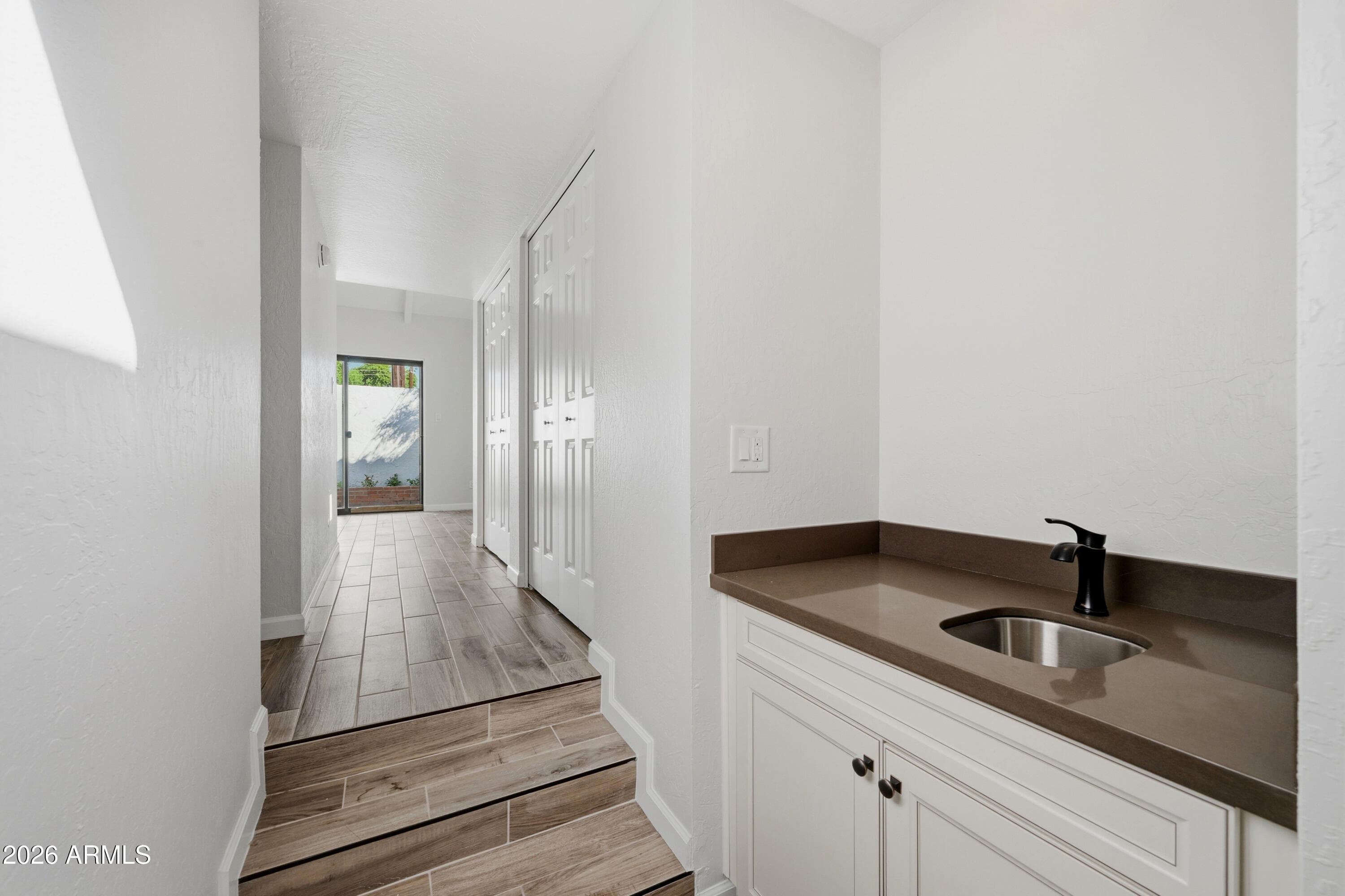 6527 N Maryland Circle — photo 3