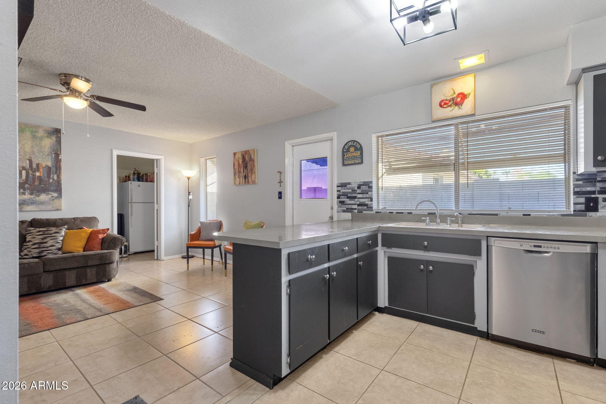 2124 E Colgate Drive — photo 3