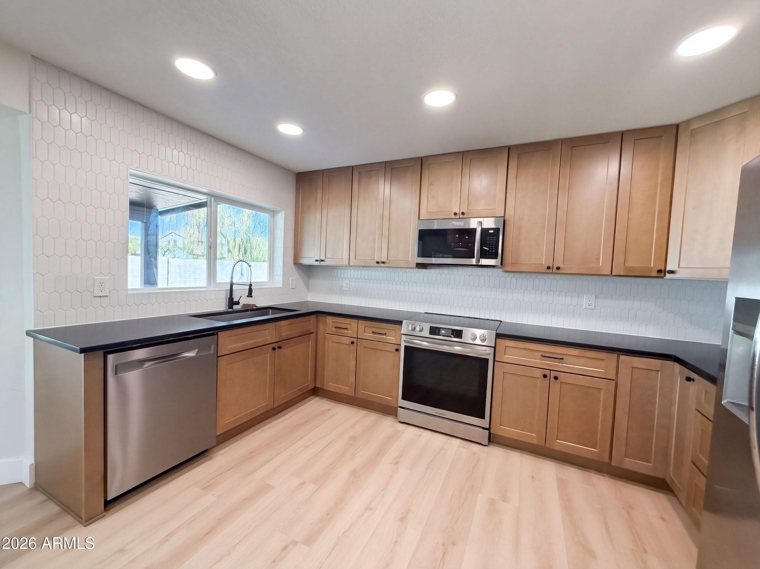 2408 S Spruce — photo 3