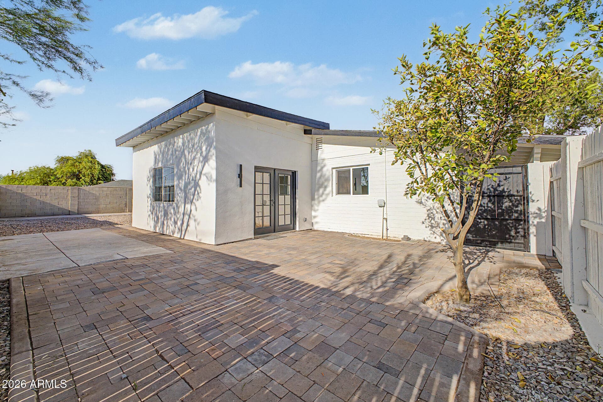2238 W Catalina Drive — photo 3
