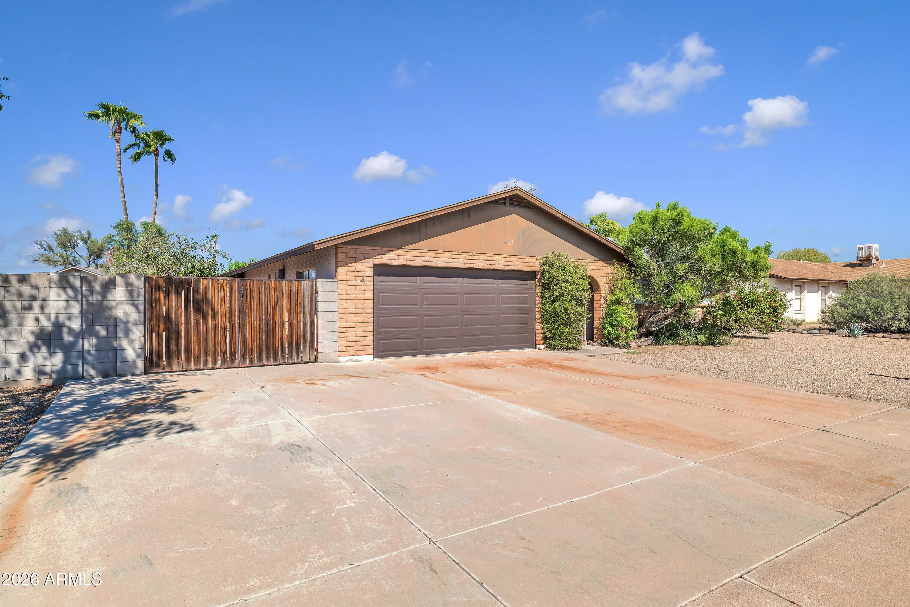 4734 W Sandra Terrace — photo 3