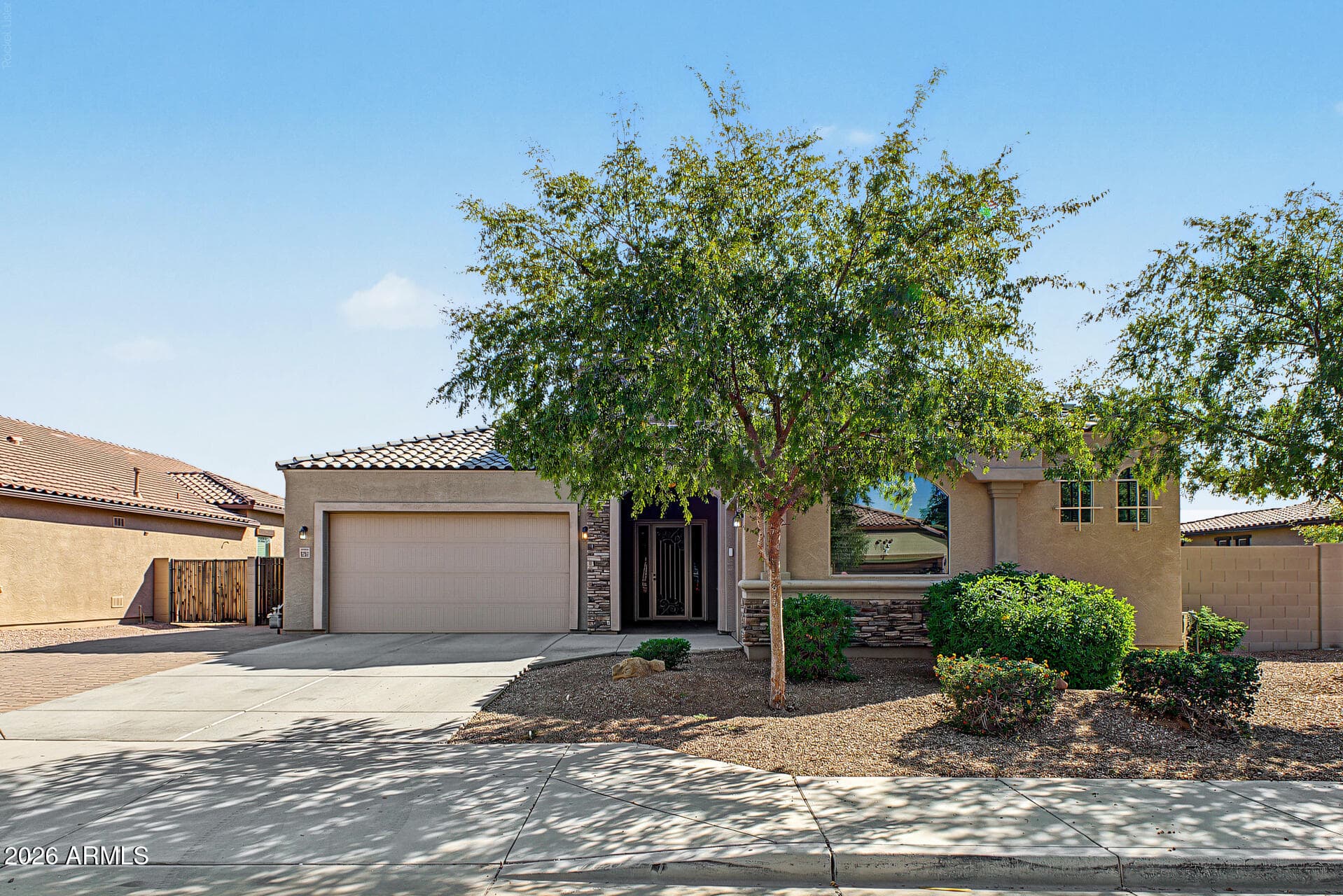 9267 W Denton Lane — photo 4