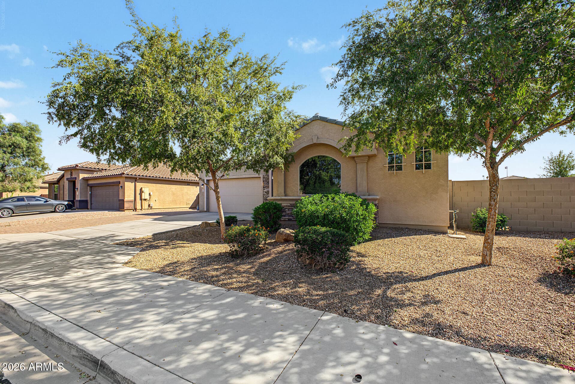 9267 W Denton Lane — photo 5