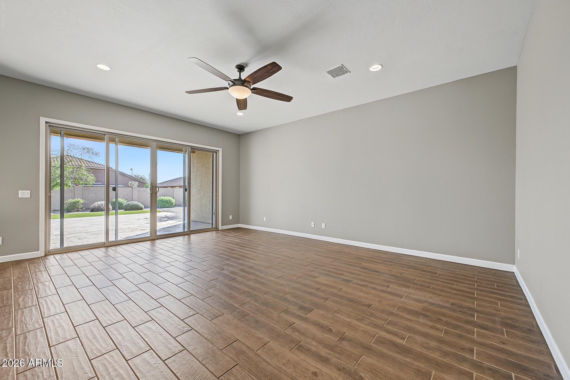 9267 W Denton Lane — photo 8