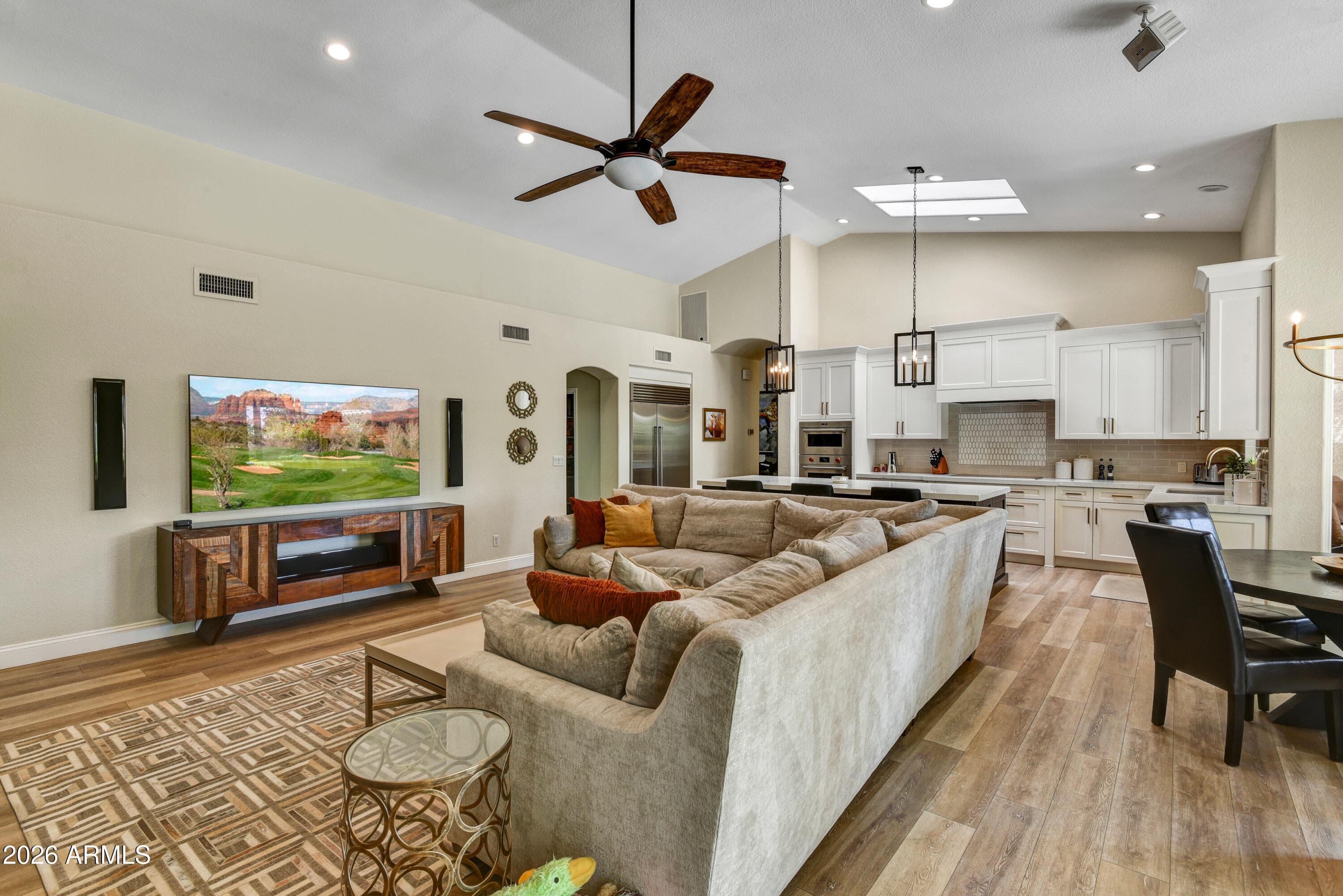 6819 E Winchcomb Drive — photo 3