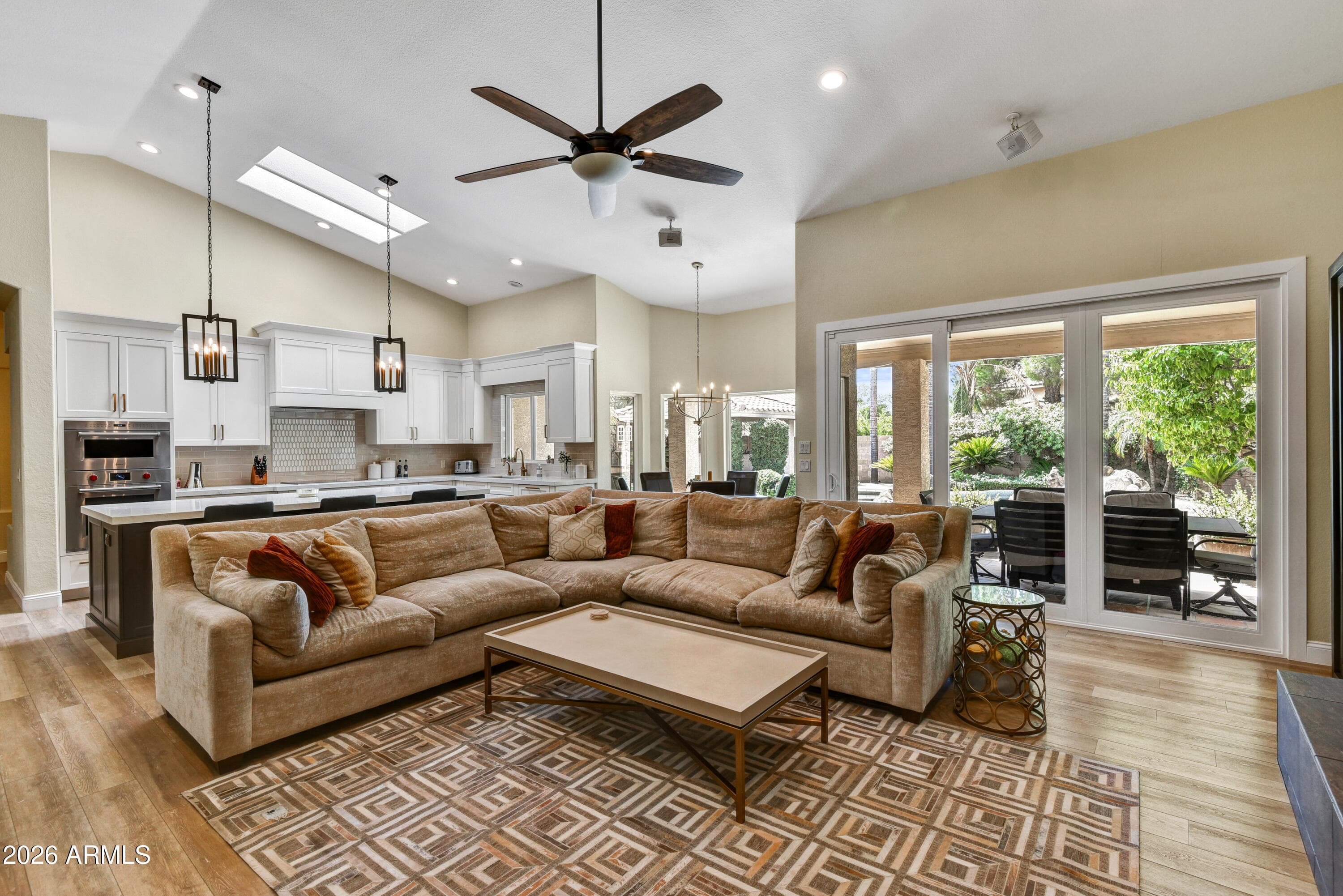 6819 E Winchcomb Drive — photo 4