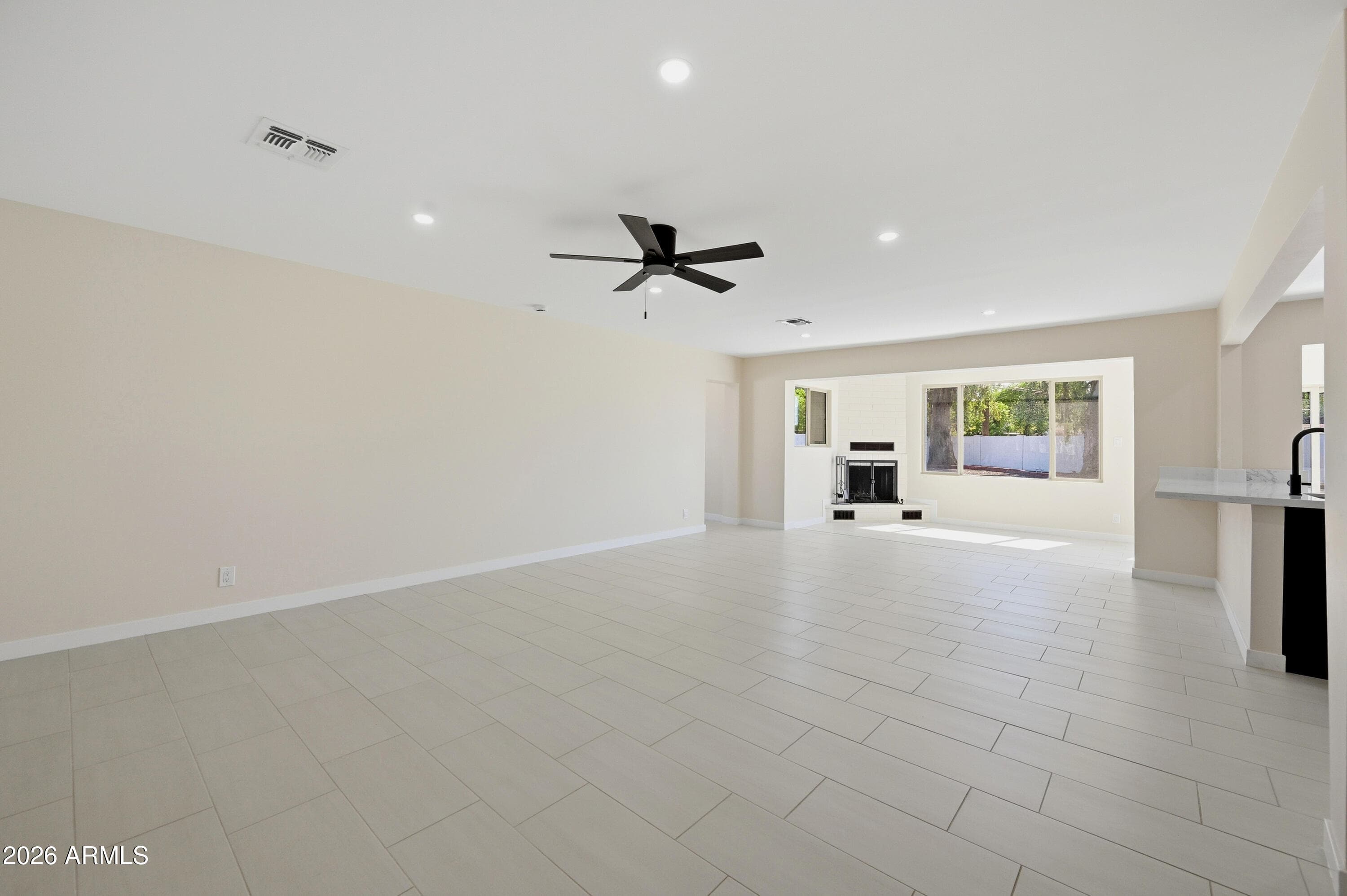 1325 E Avalon Drive — photo 4
