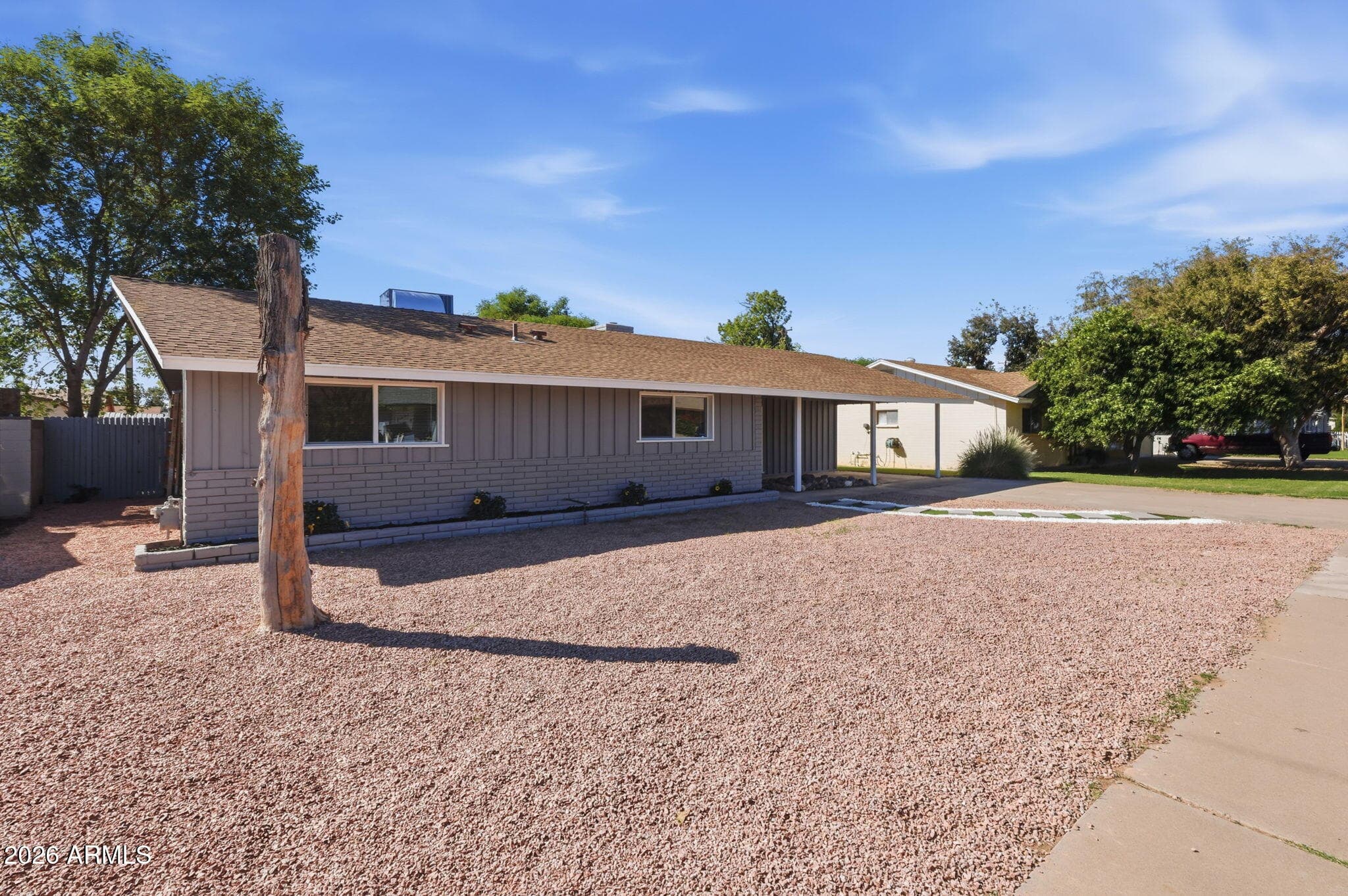 1061 E 9th Drive — photo 3