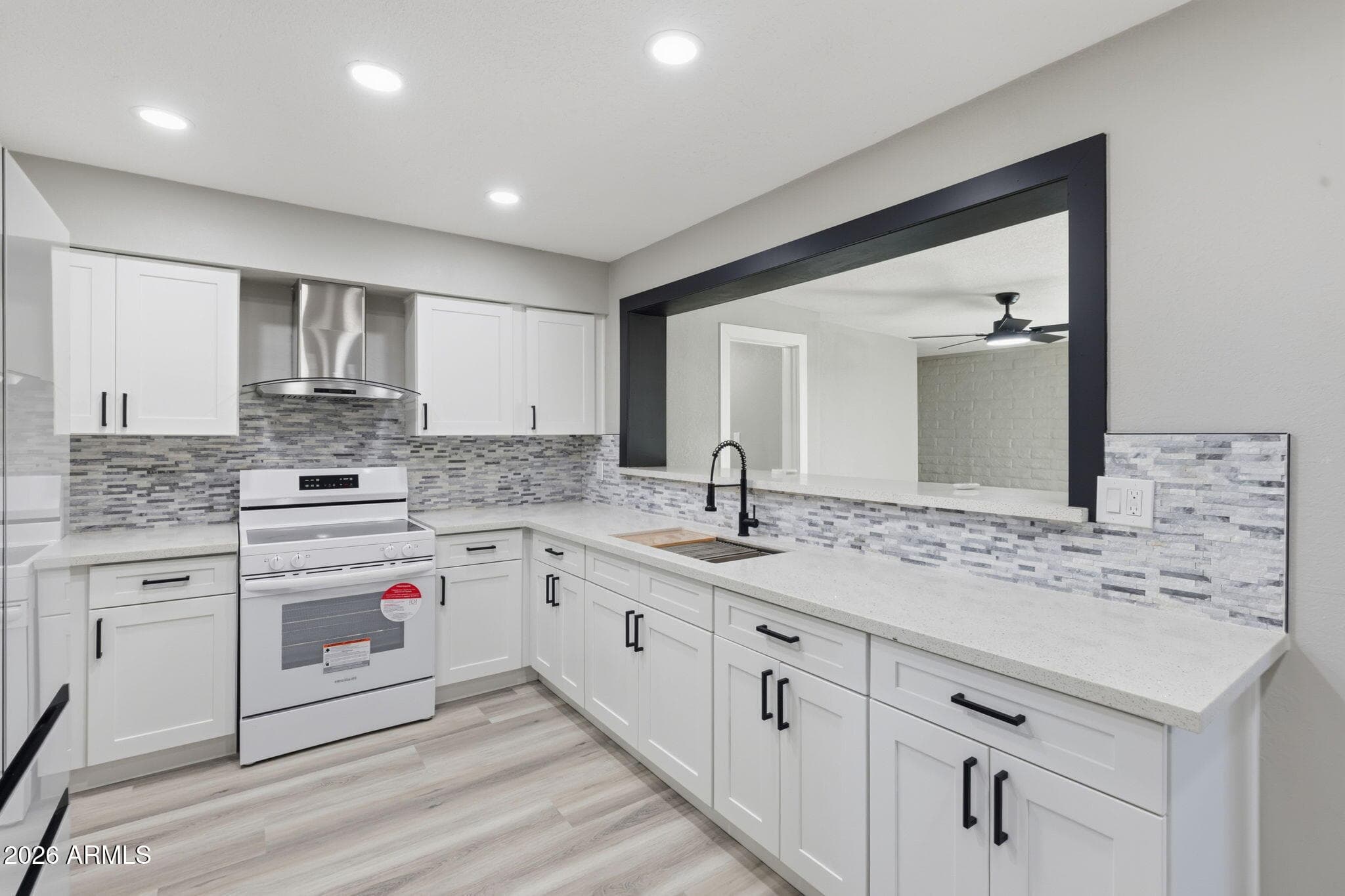 1061 E 9th Drive — photo 8