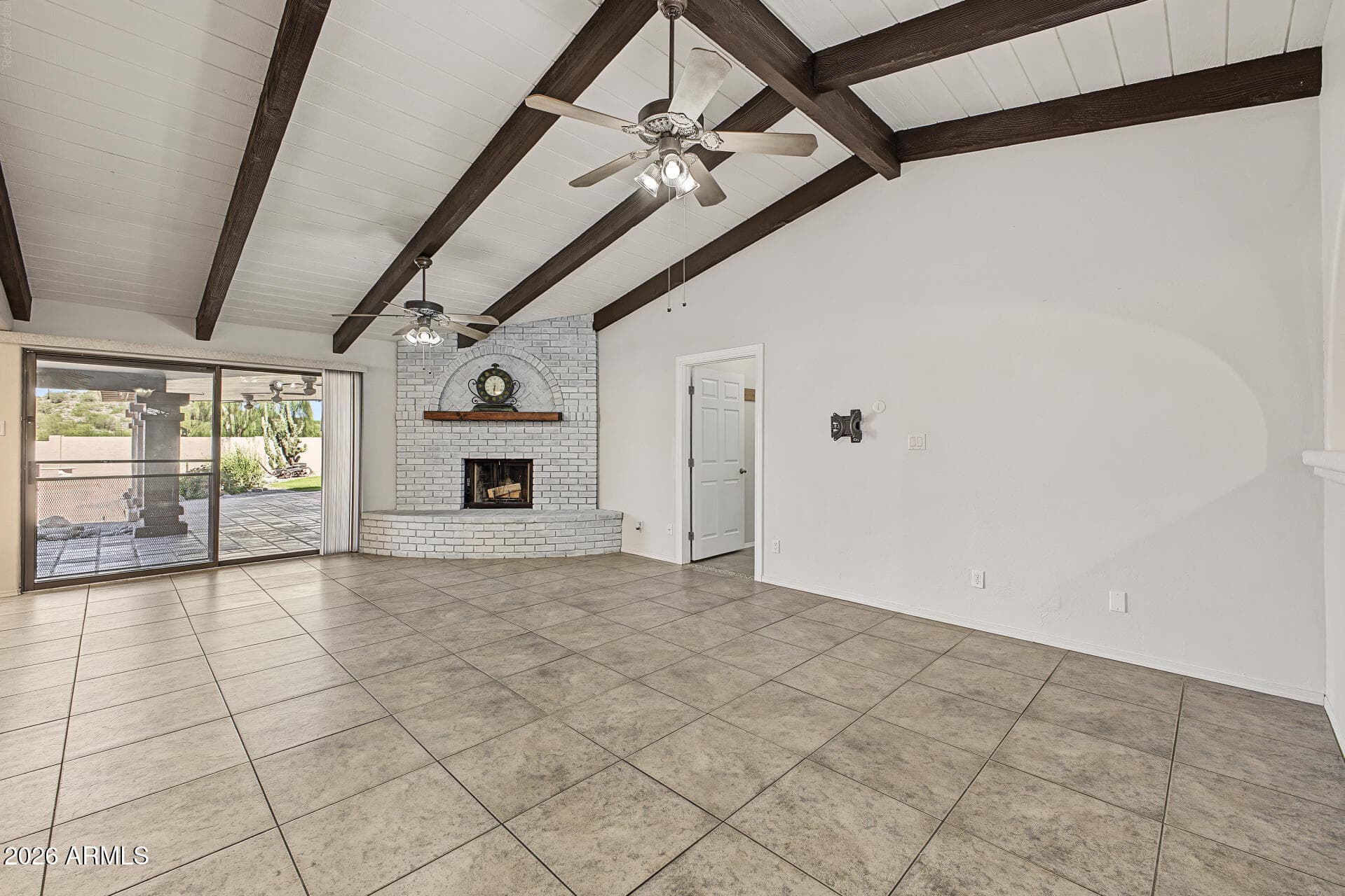 6204 E Camelot Drive — photo 3
