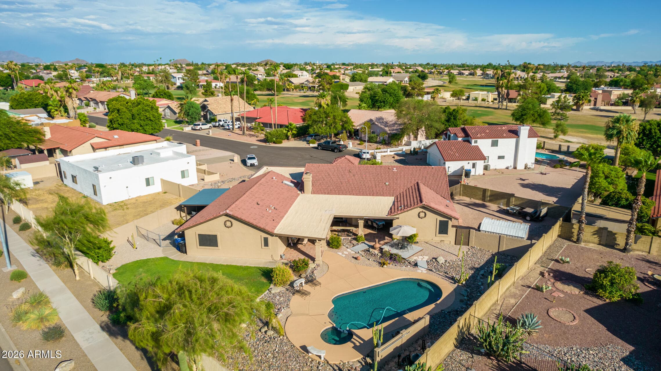 6204 E Camelot Drive — photo 2